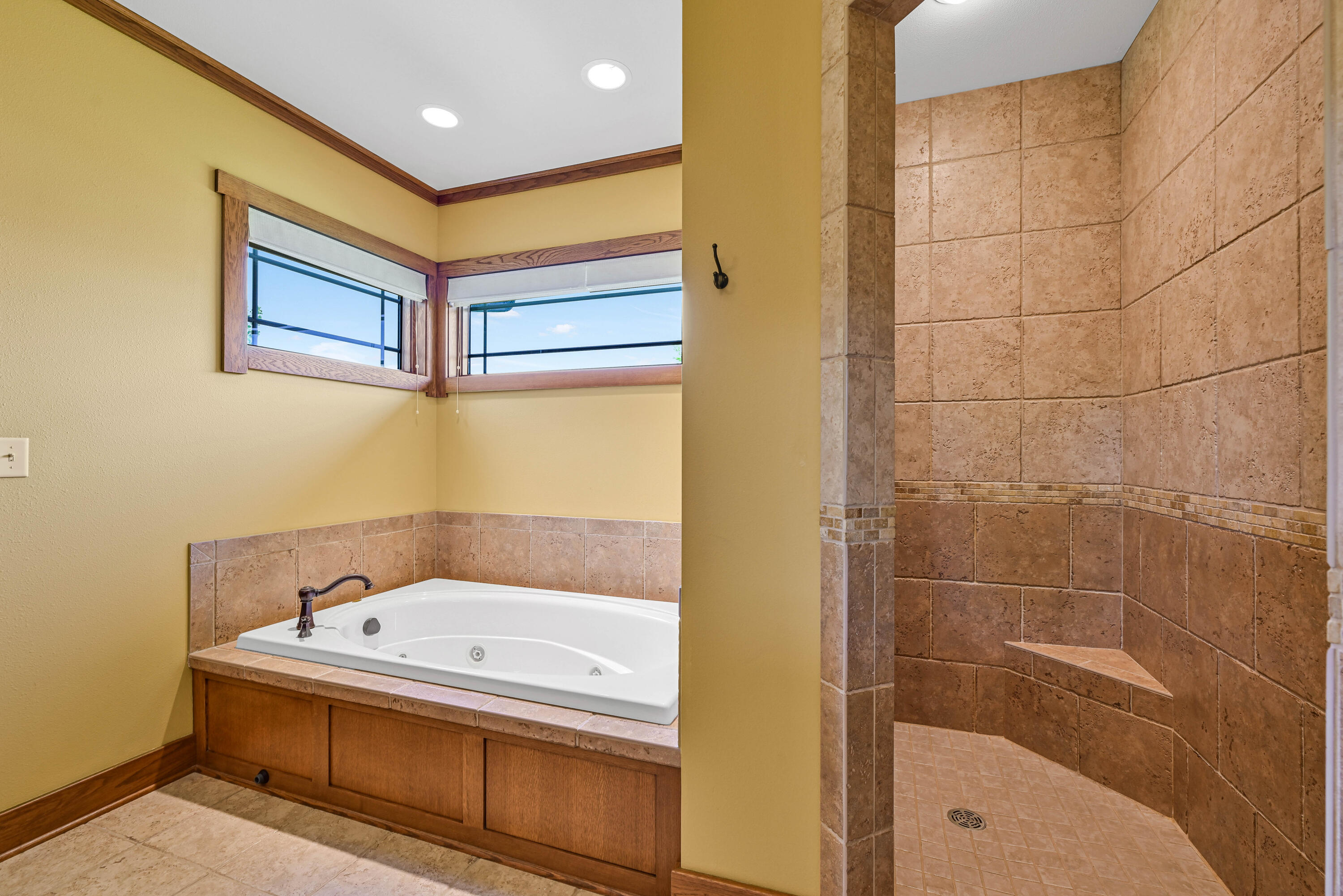 130 Arnold Ct