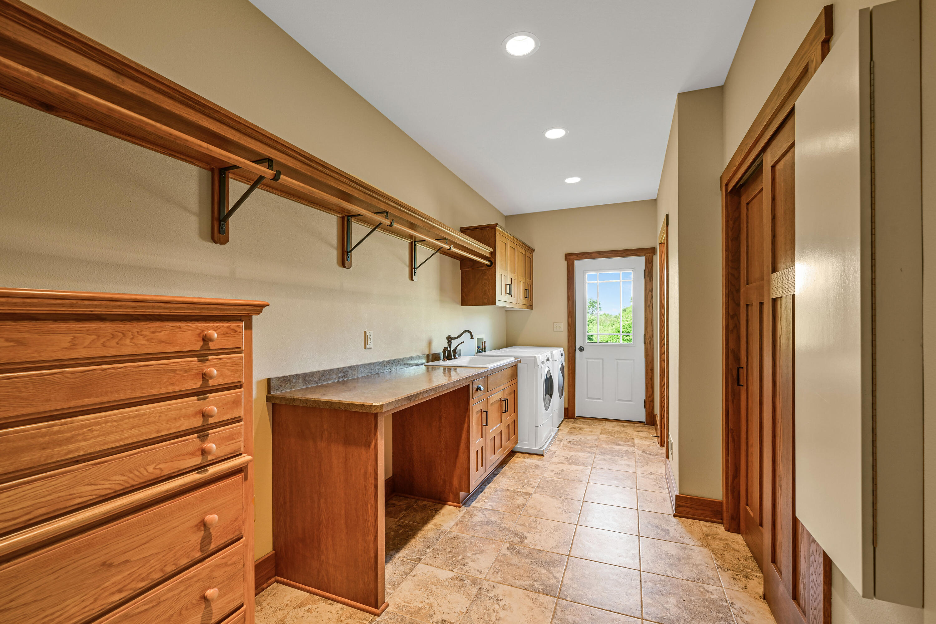 130 Arnold Ct