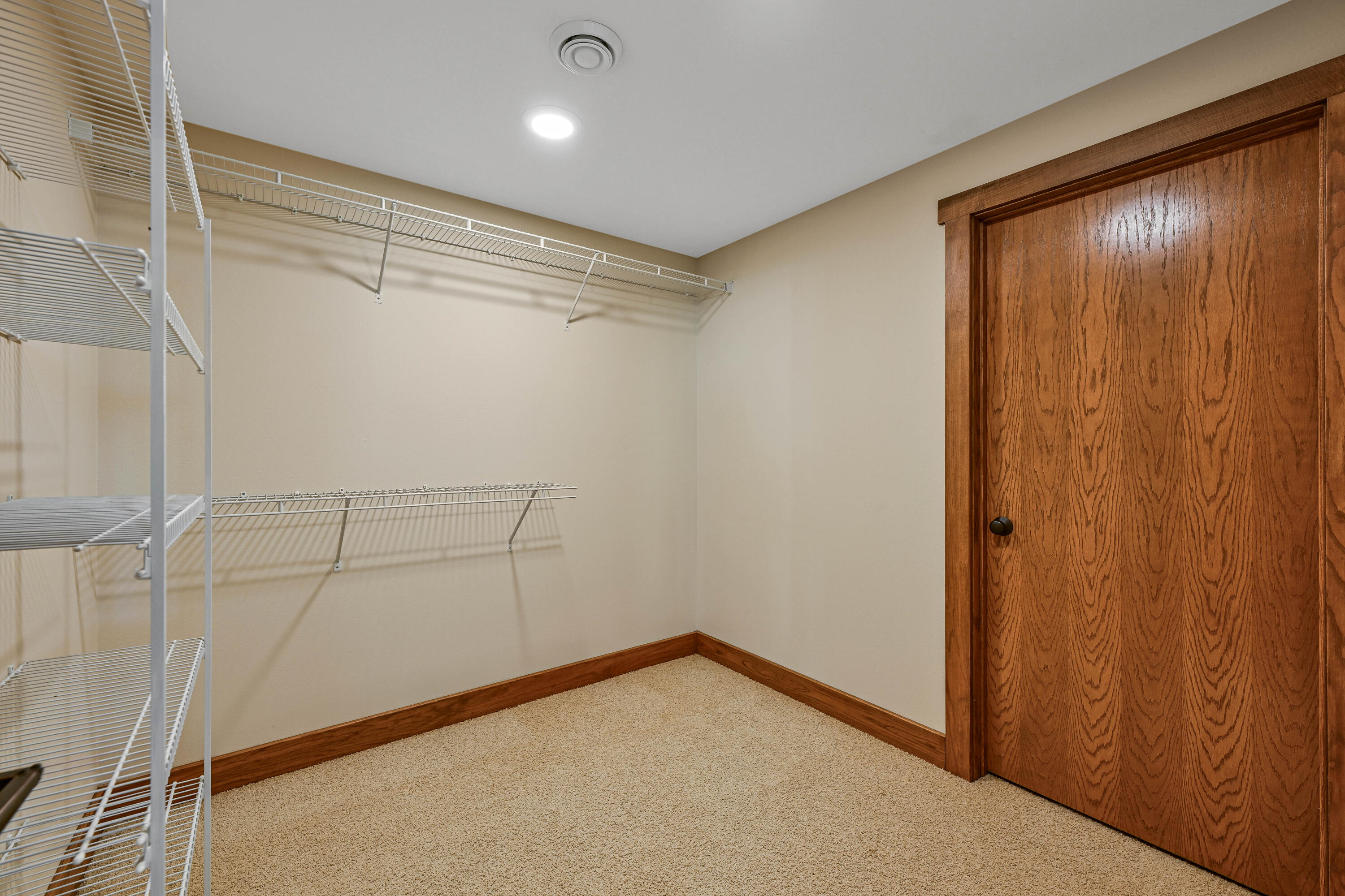 130 Arnold Ct