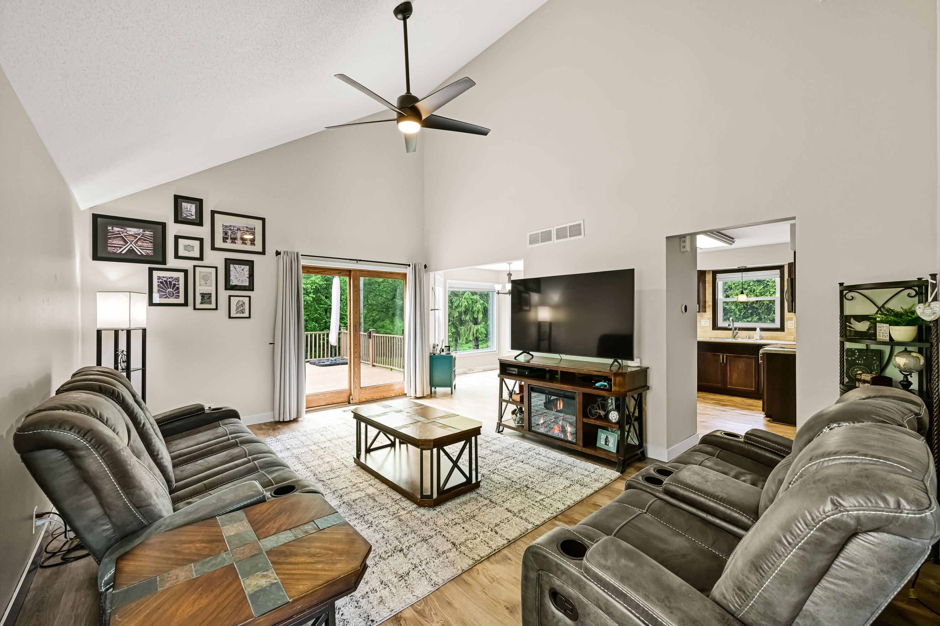 8505 S Parknoll Dr