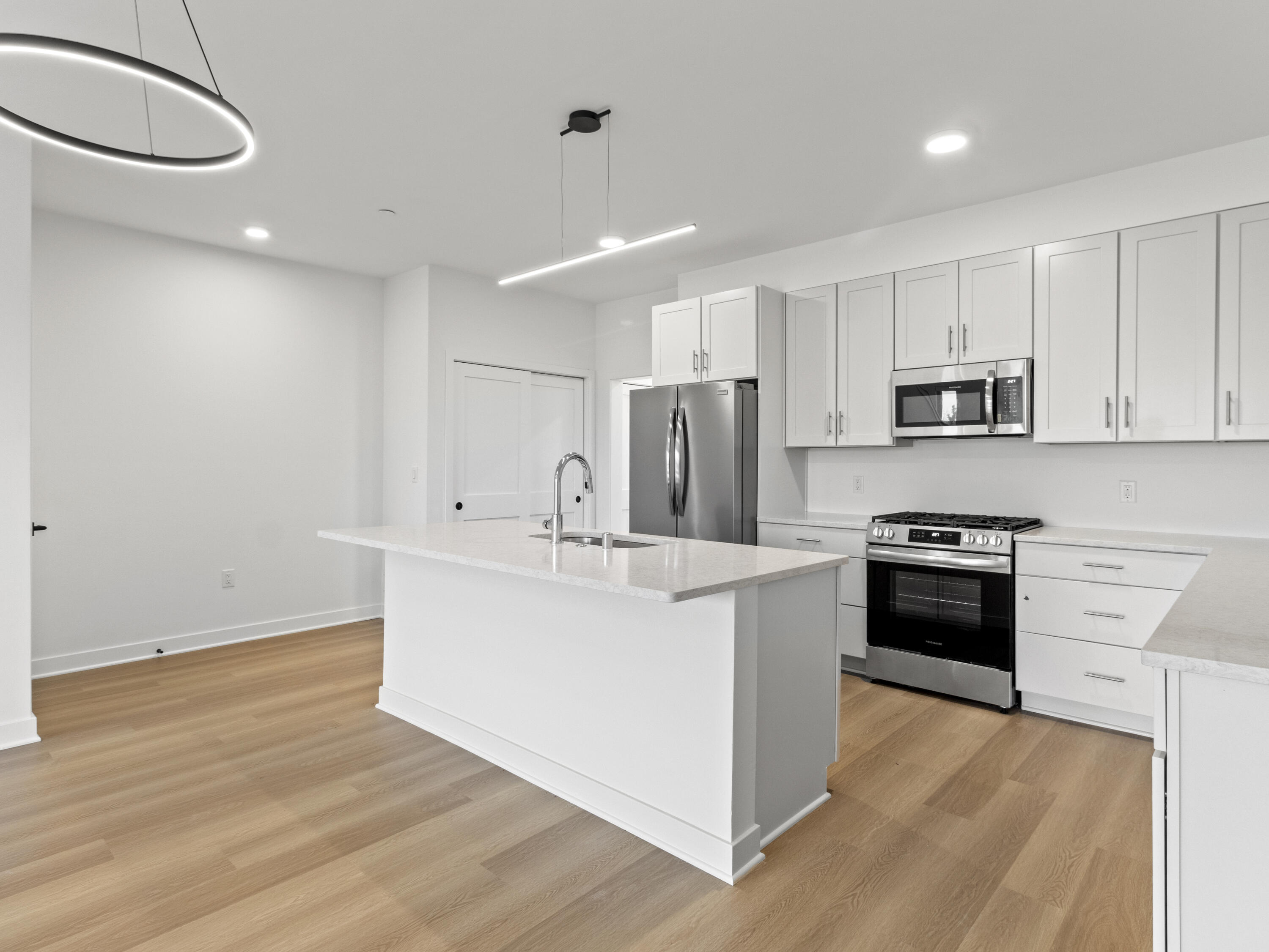 4163 E Hemlock Dr Unit: 106