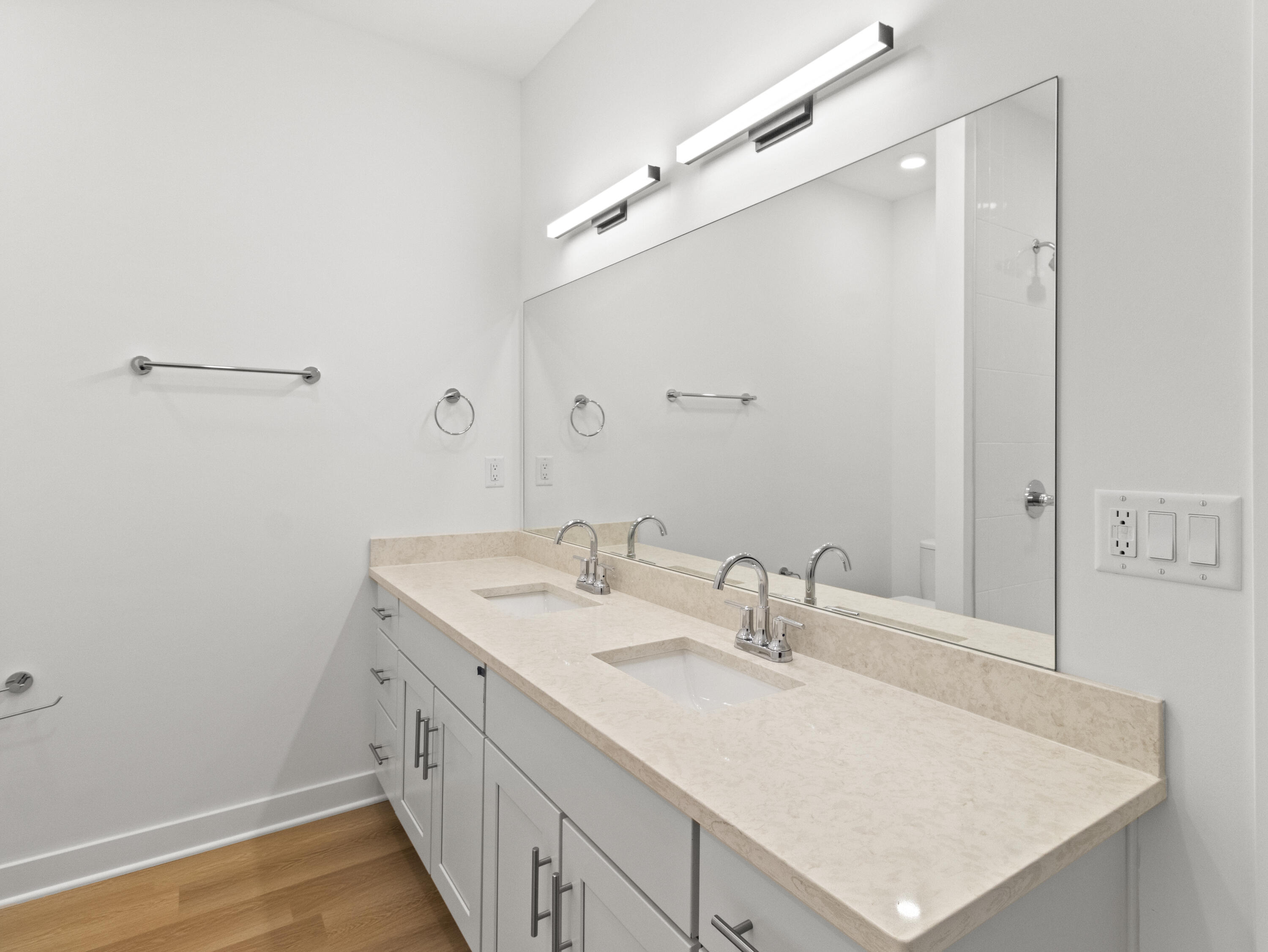 4163 E Hemlock Dr Unit: 106
