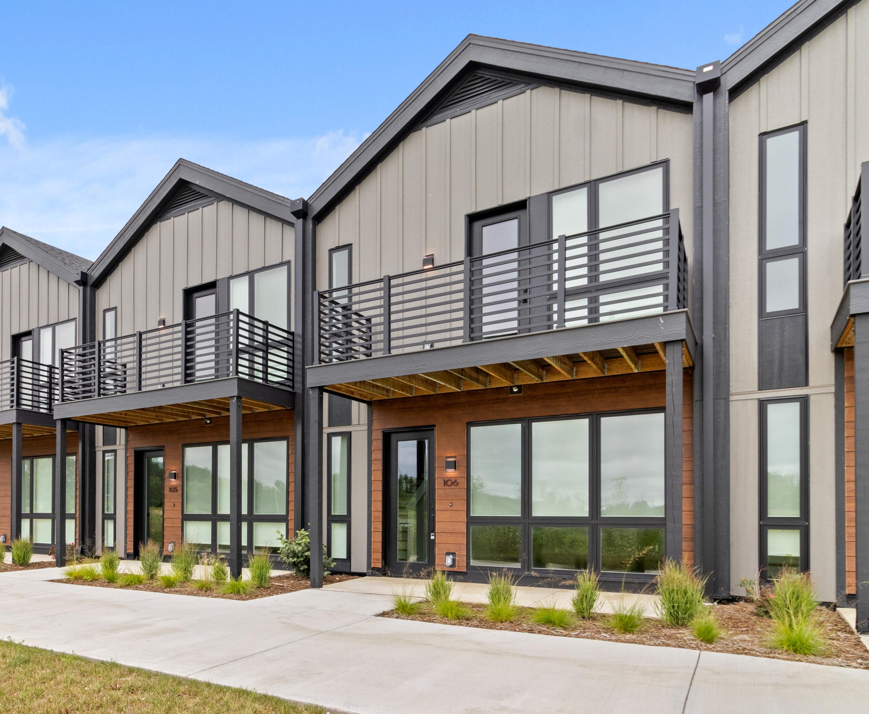 4163 E Hemlock Dr Unit: 106