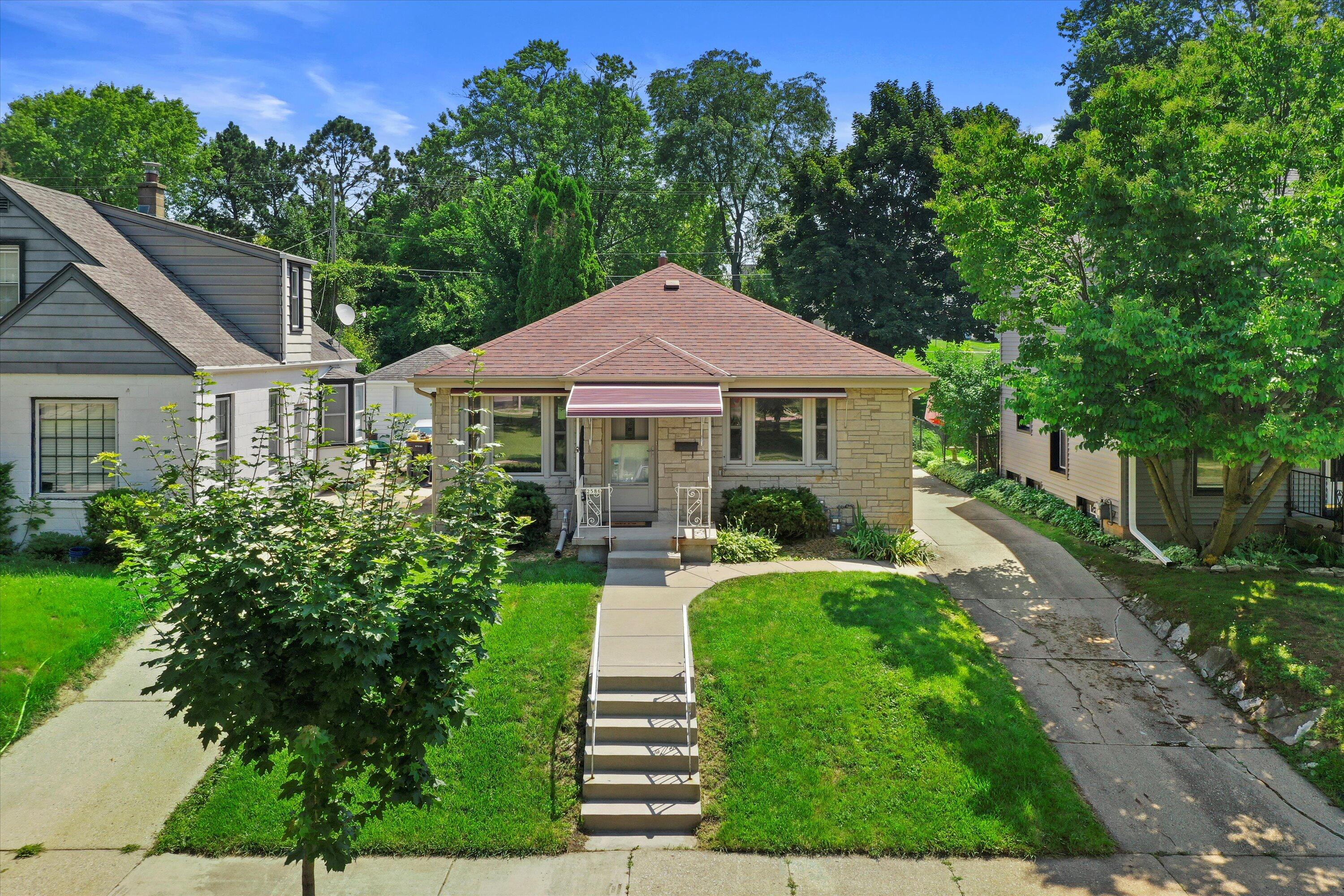 2586 S 78th St