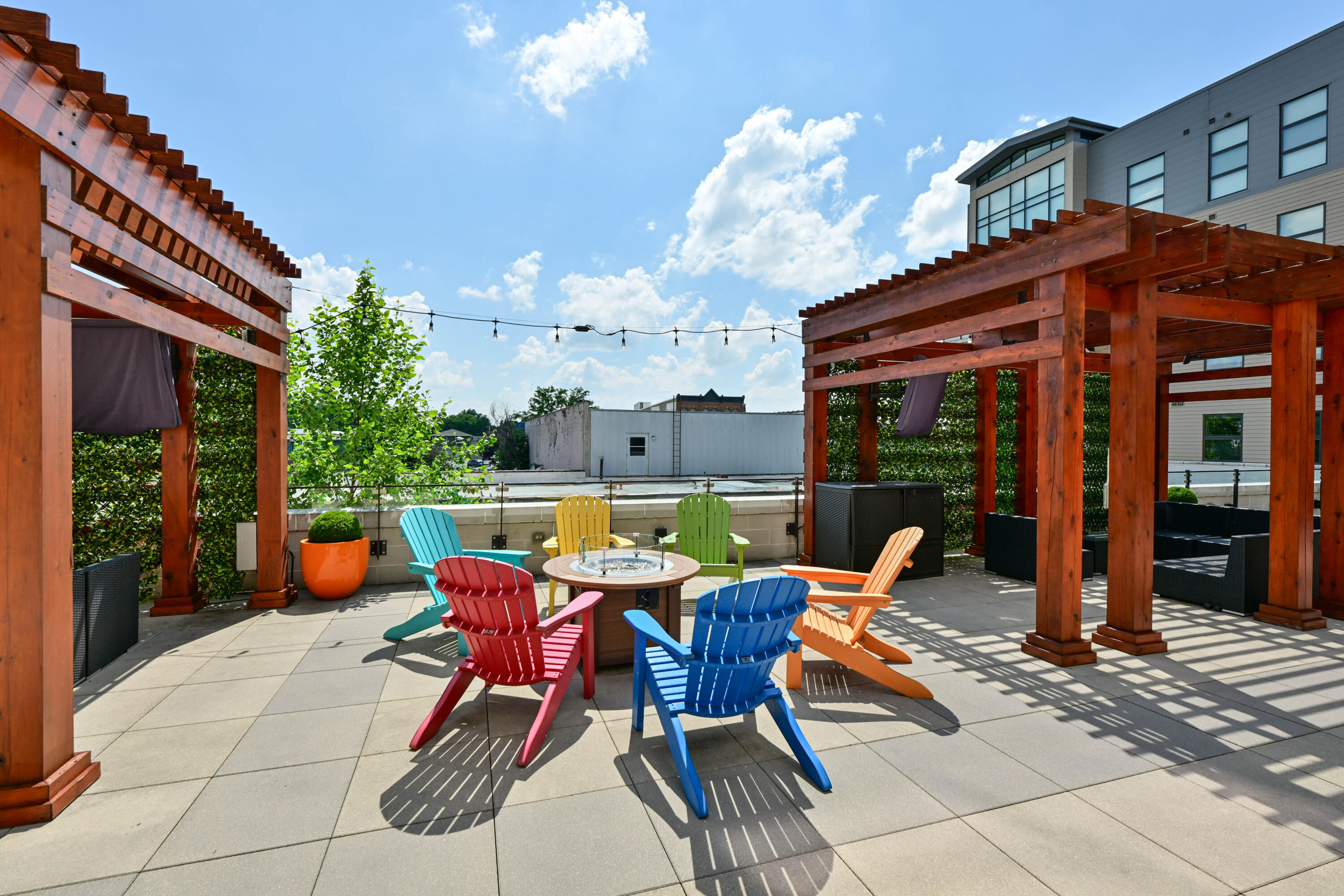 215 E Pleasant St