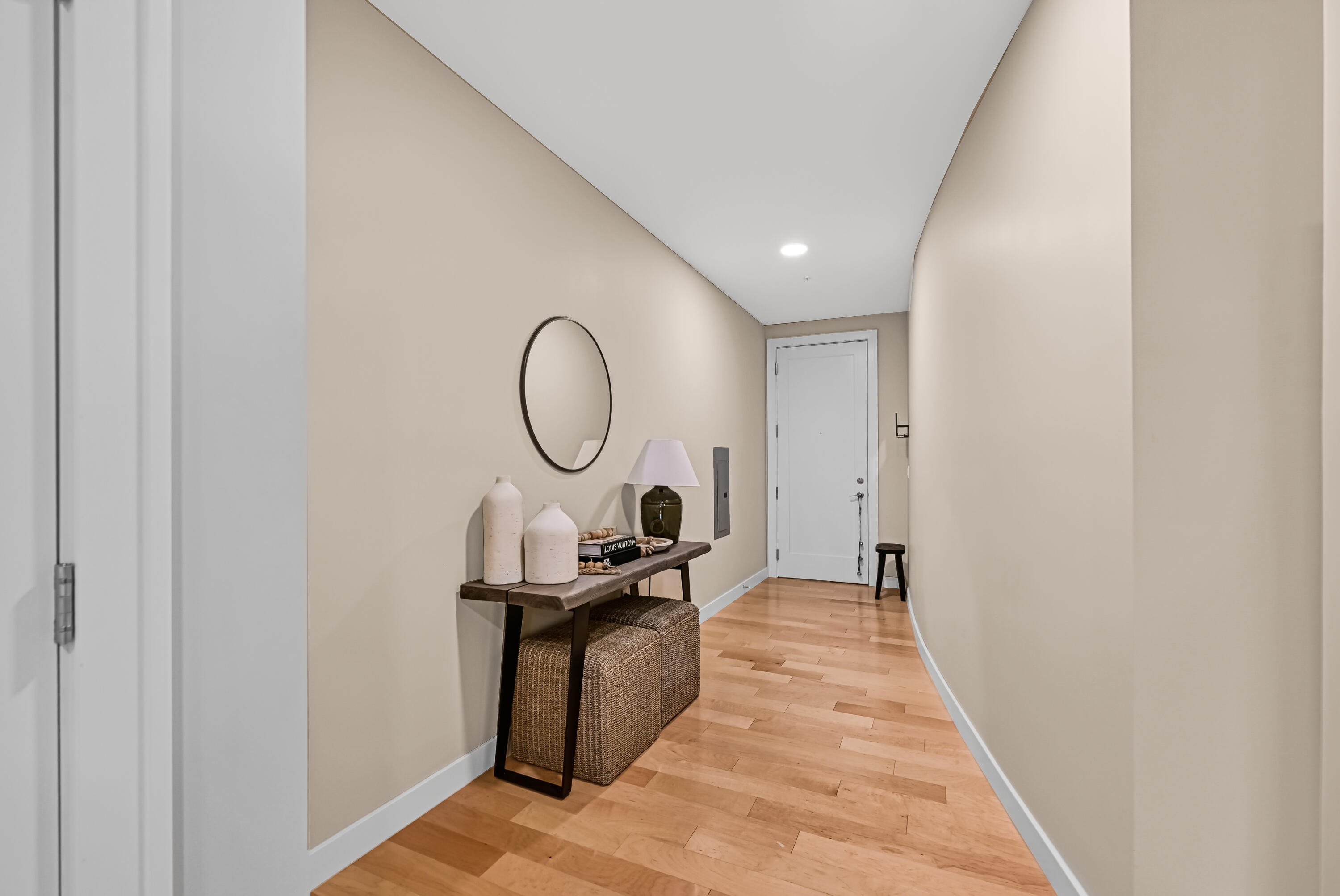 215 E Pleasant St