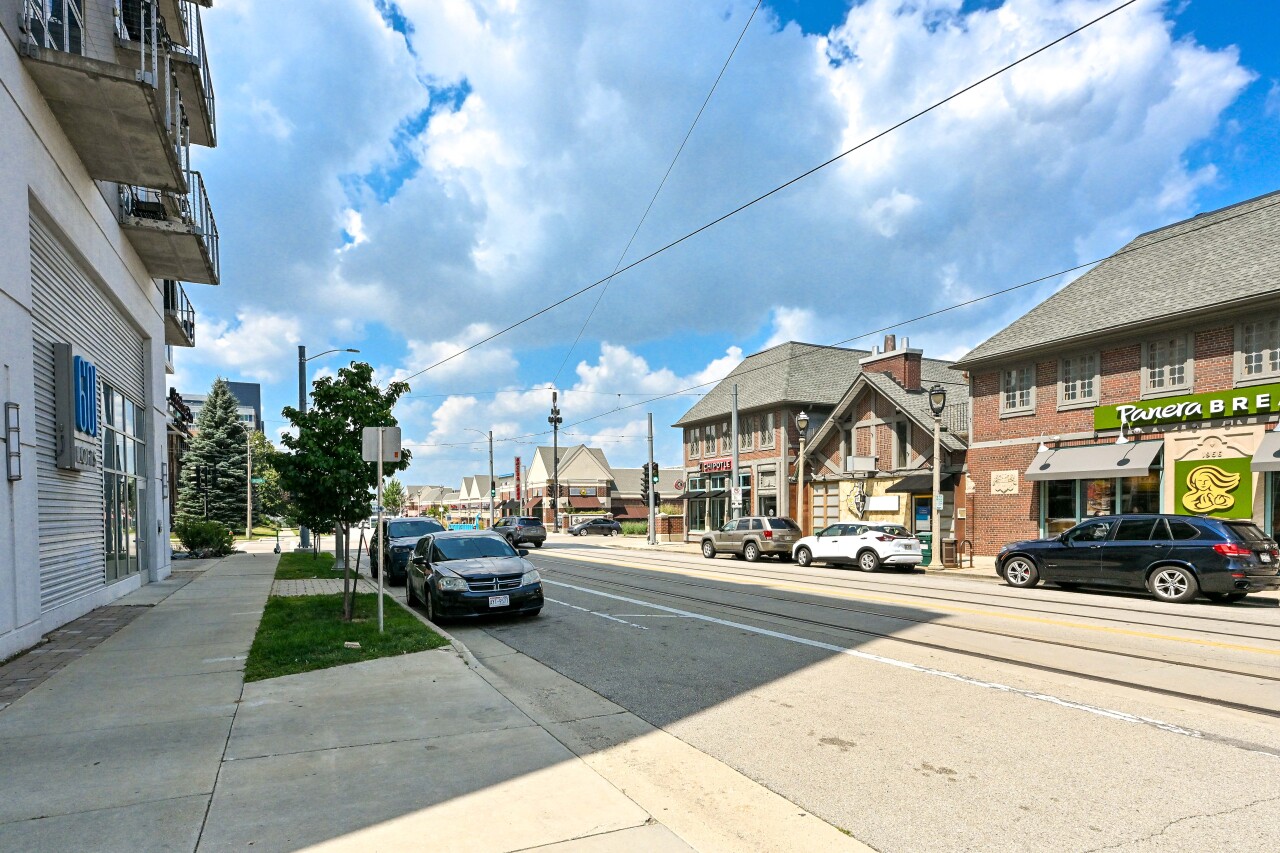 601 E Ogden Ave Unit: 408