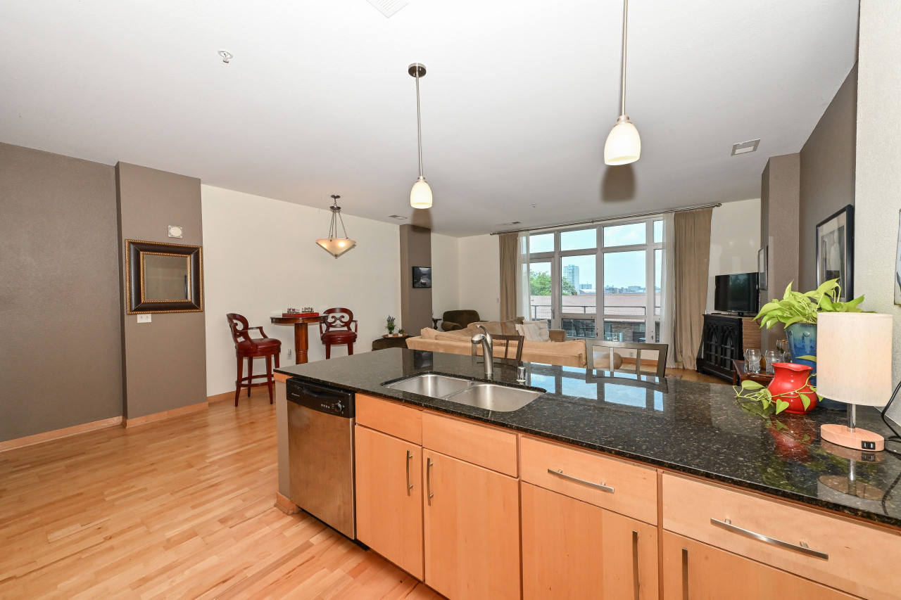 601 E Ogden Ave Unit: 408