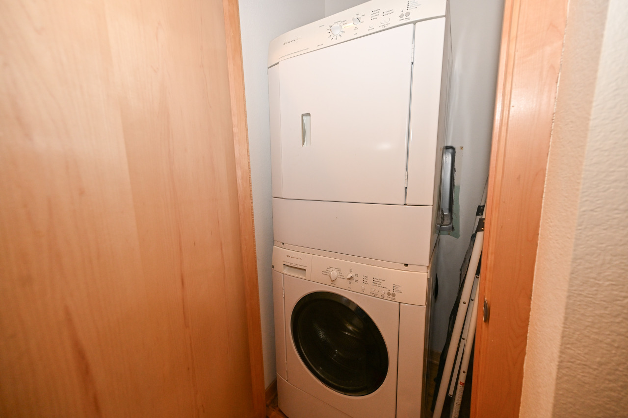 601 E Ogden Ave Unit: 408