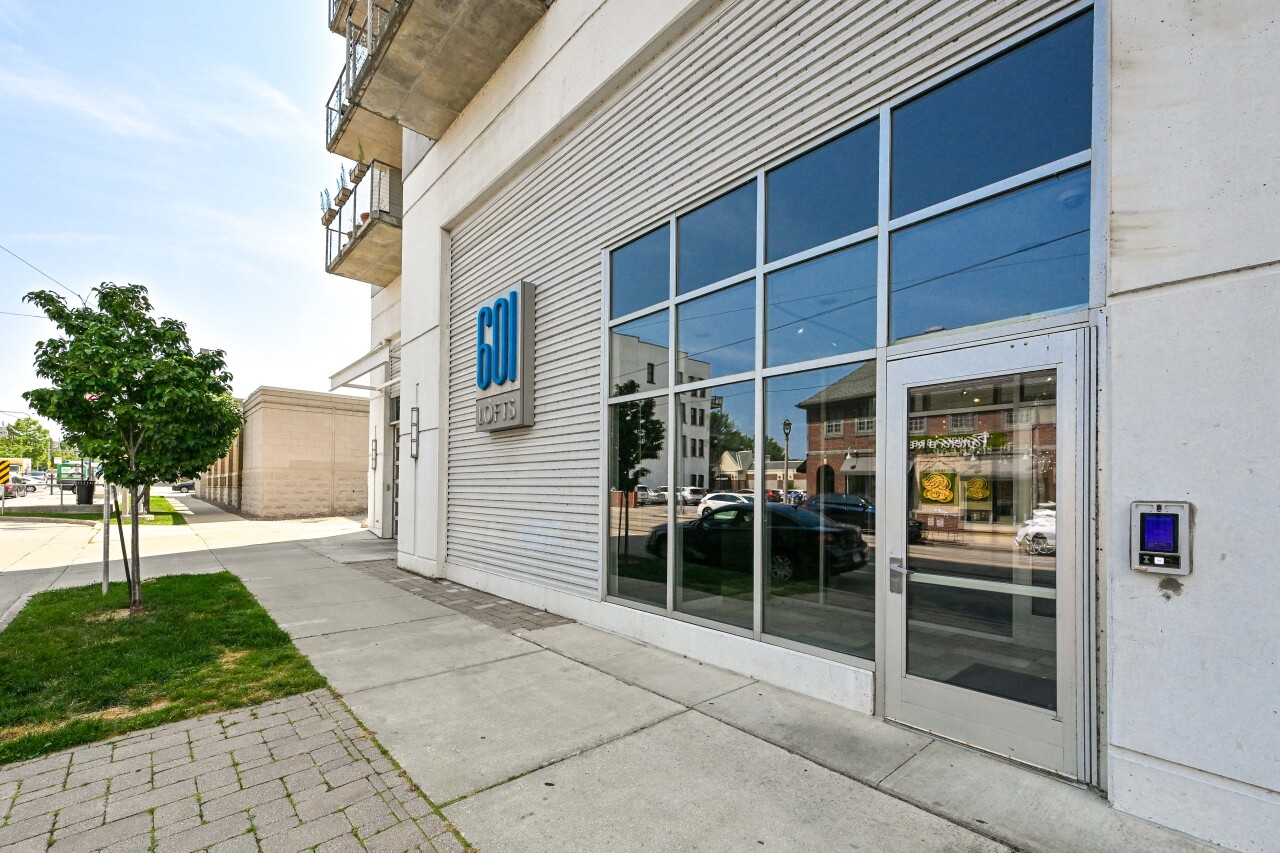601 E Ogden Ave Unit: 408