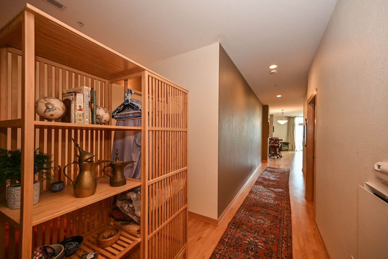 601 E Ogden Ave Unit: 408