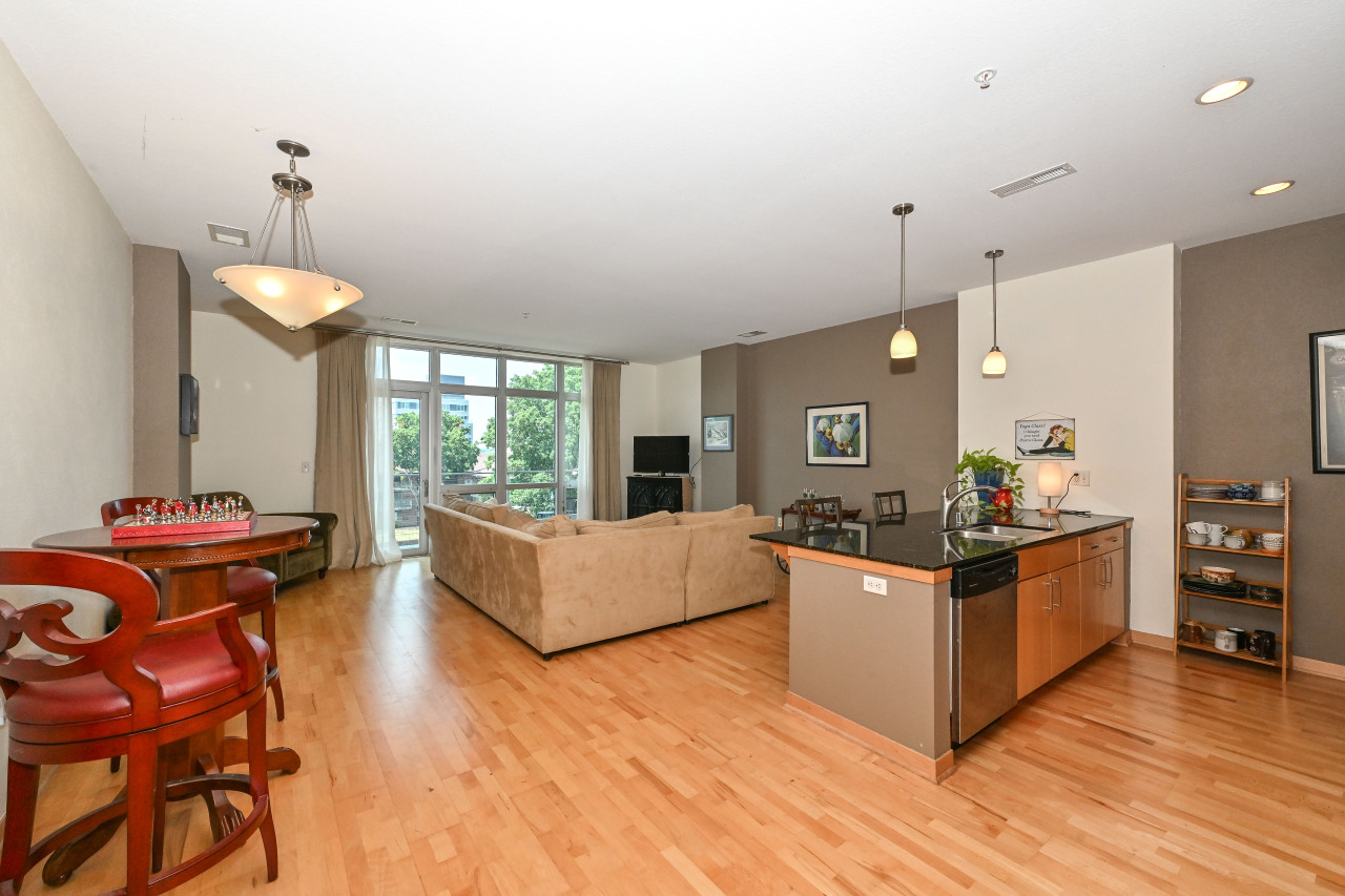 601 E Ogden Ave Unit: 408