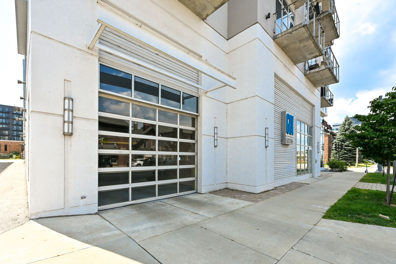 601 E Ogden Ave Unit: 408