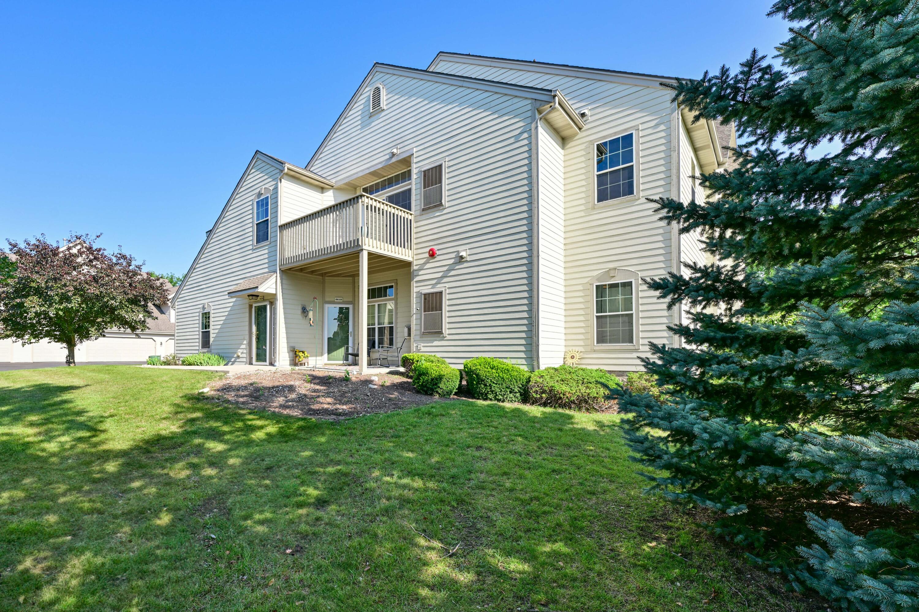8620 S Stratford Rd