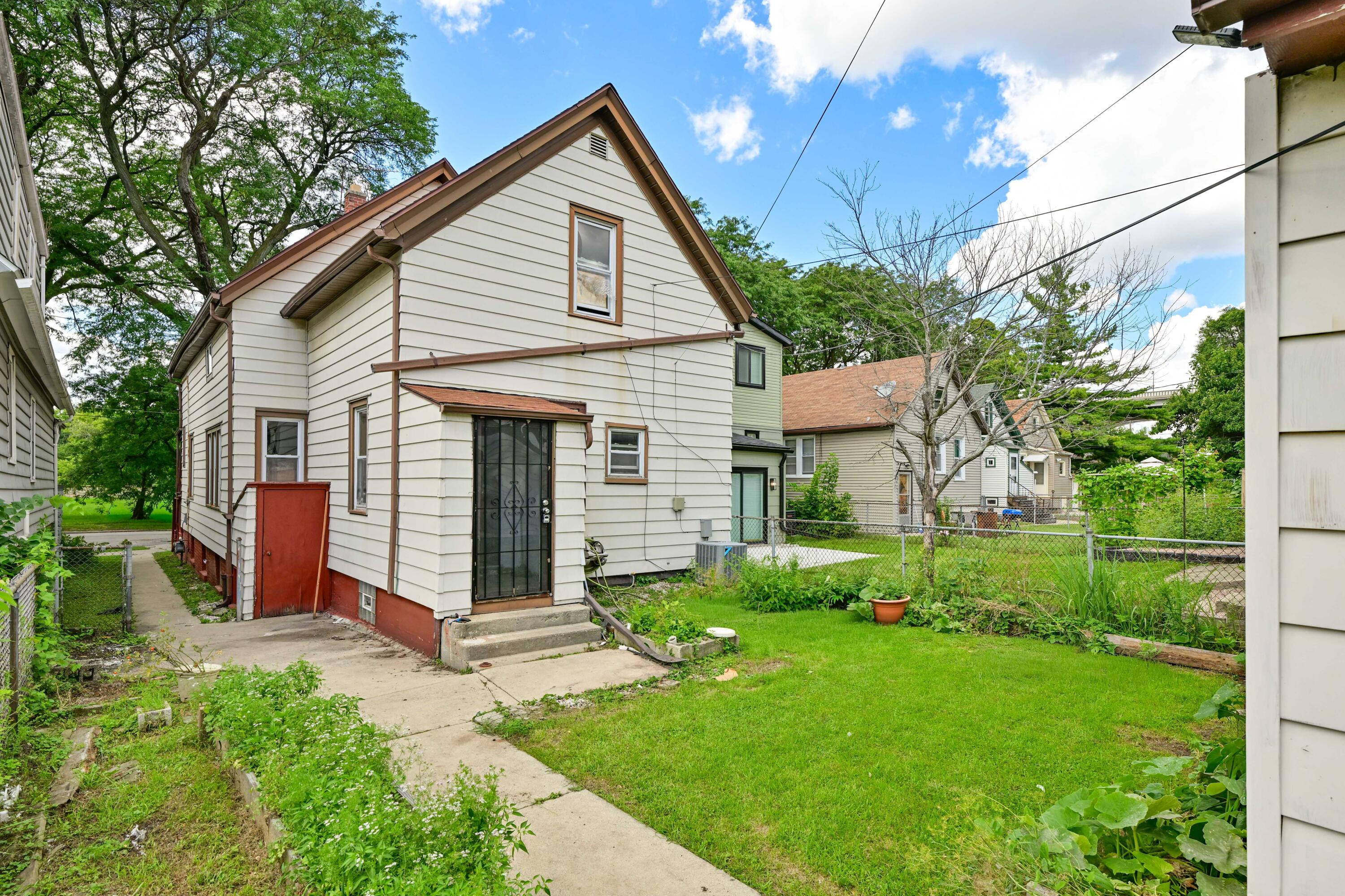 600 N 40th St