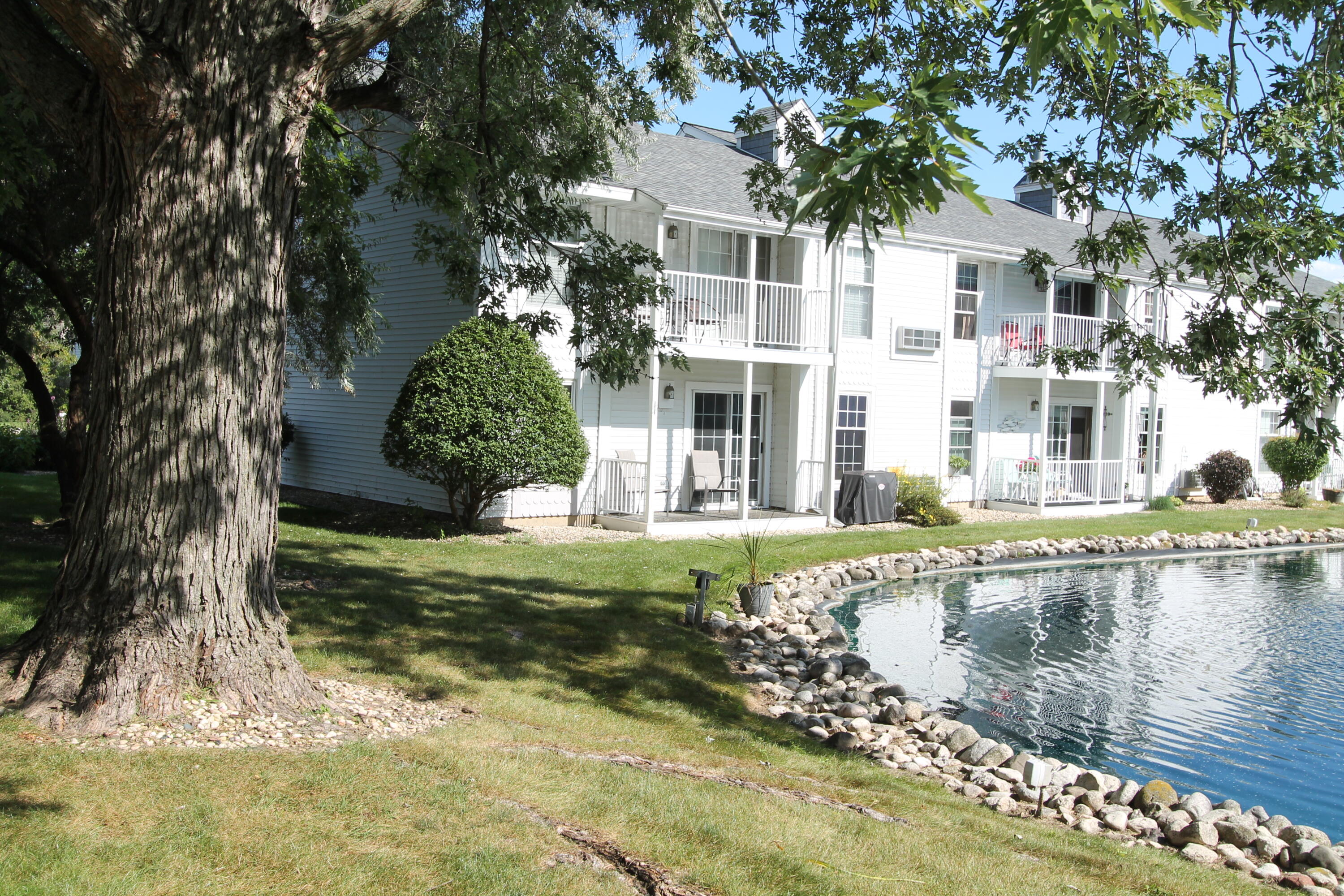 300 Foxwood Dr Unit: 125