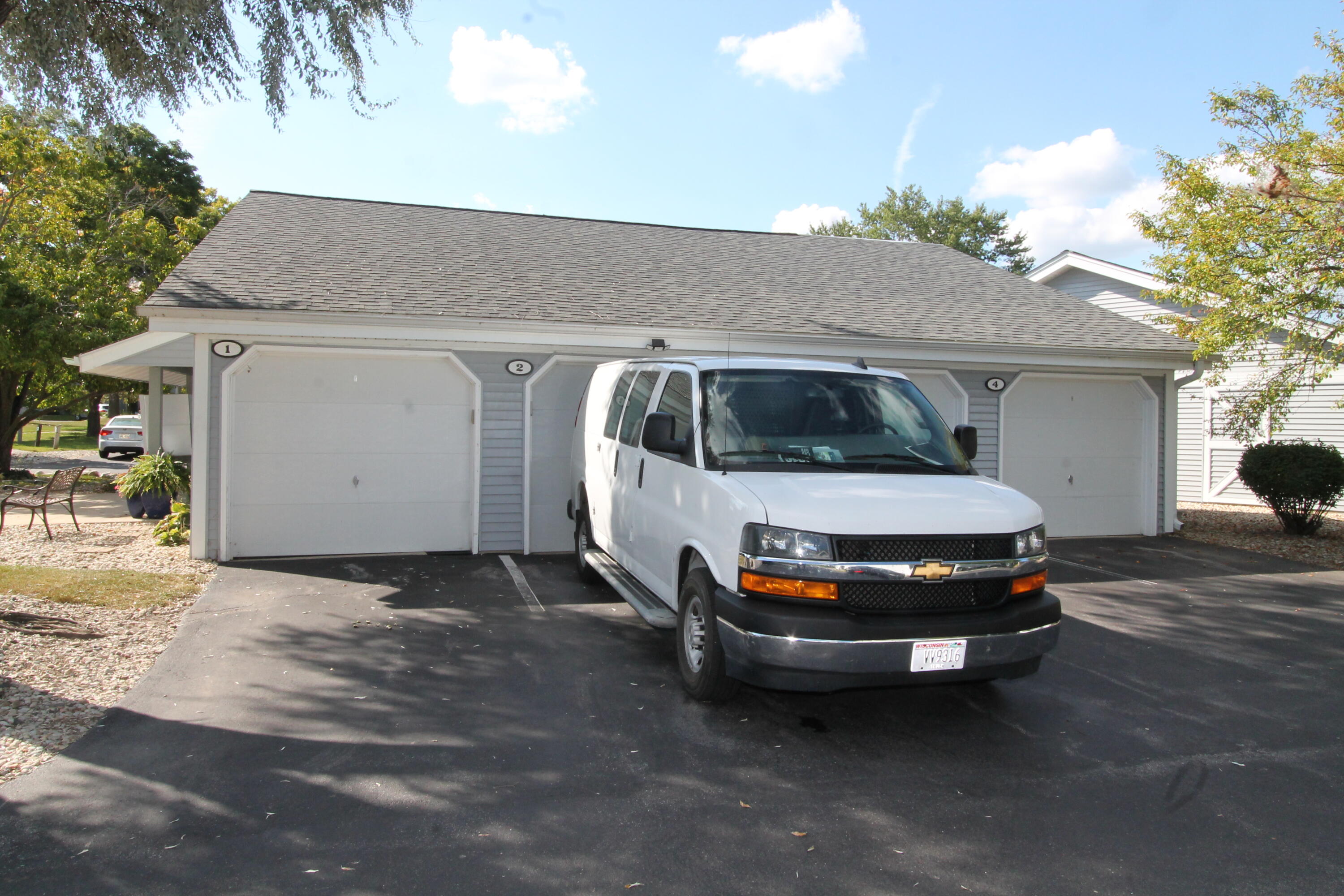 300 Foxwood Dr Unit: 125