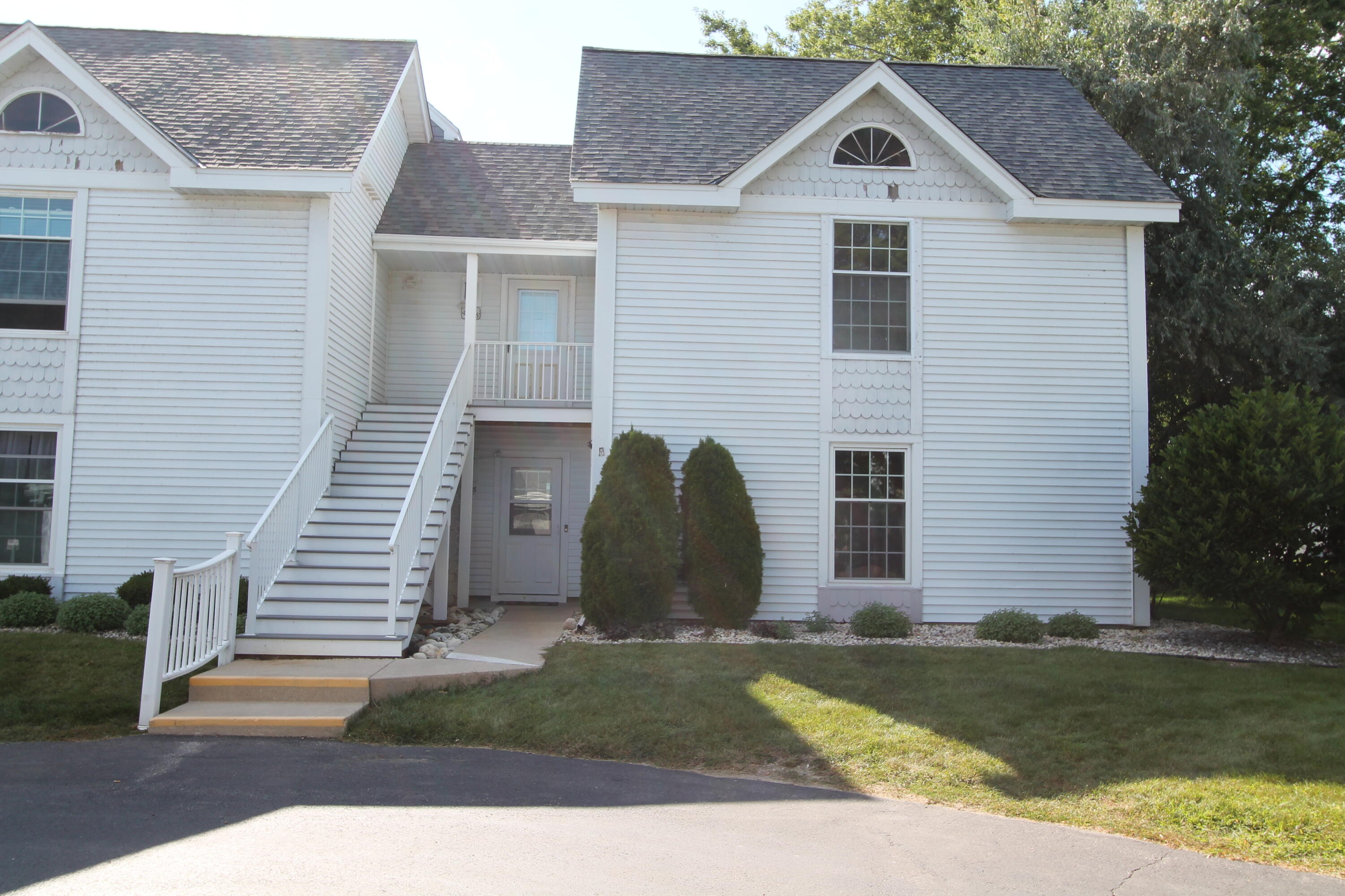 300 Foxwood Dr Unit: 125