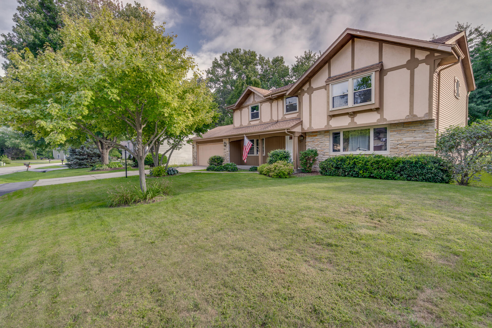 5536 Whirlaway Ln