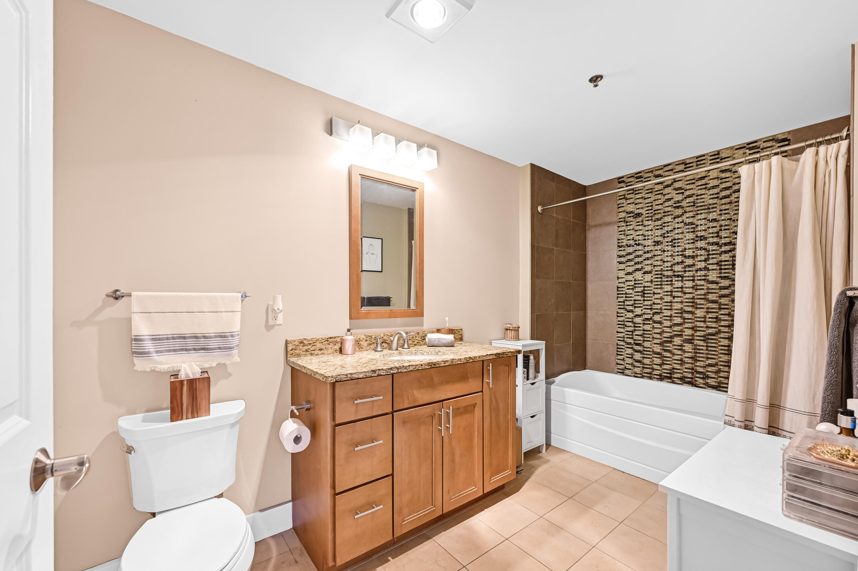 102 N Water St Unit: 213