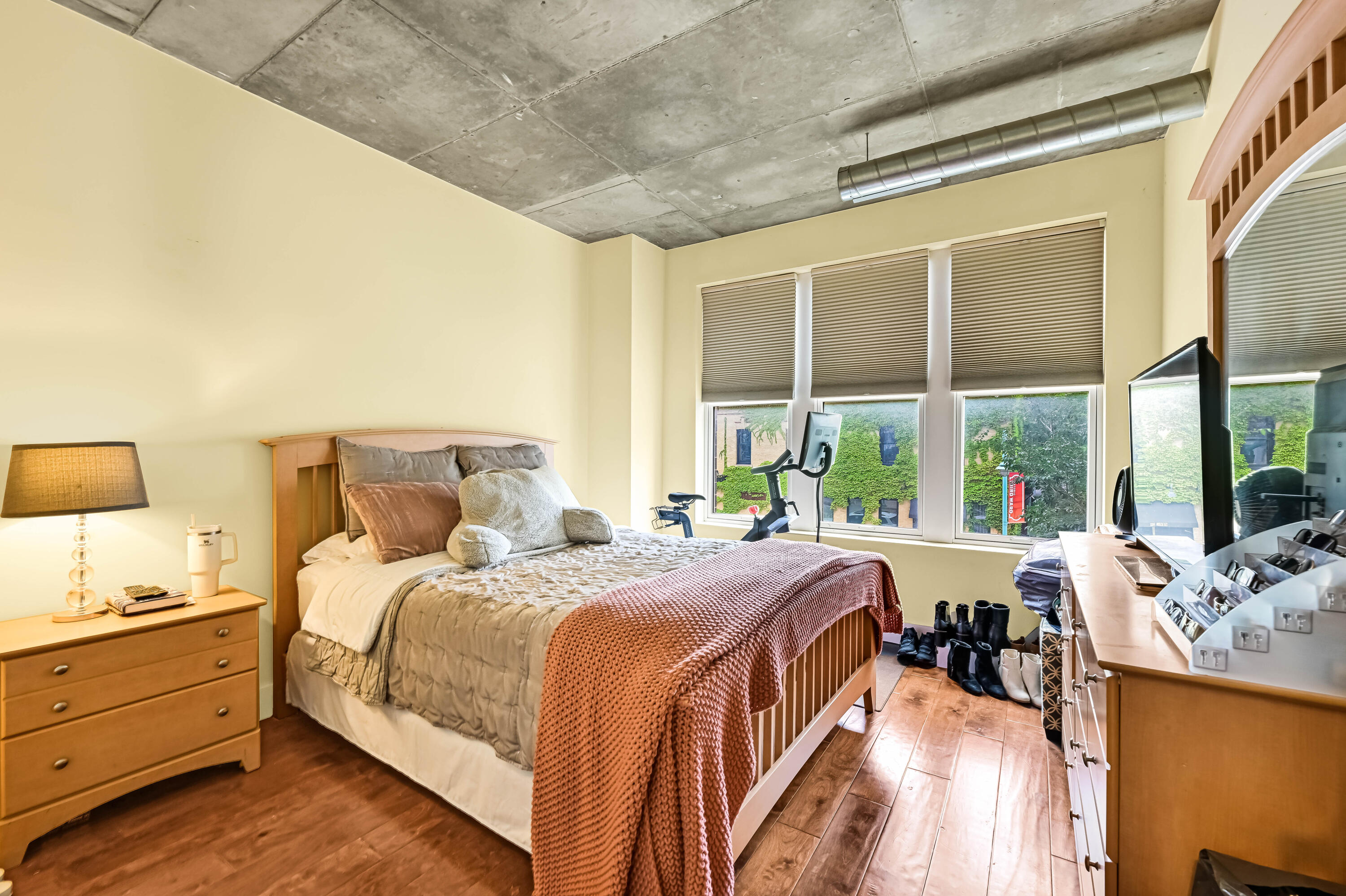 102 N Water St Unit: 213