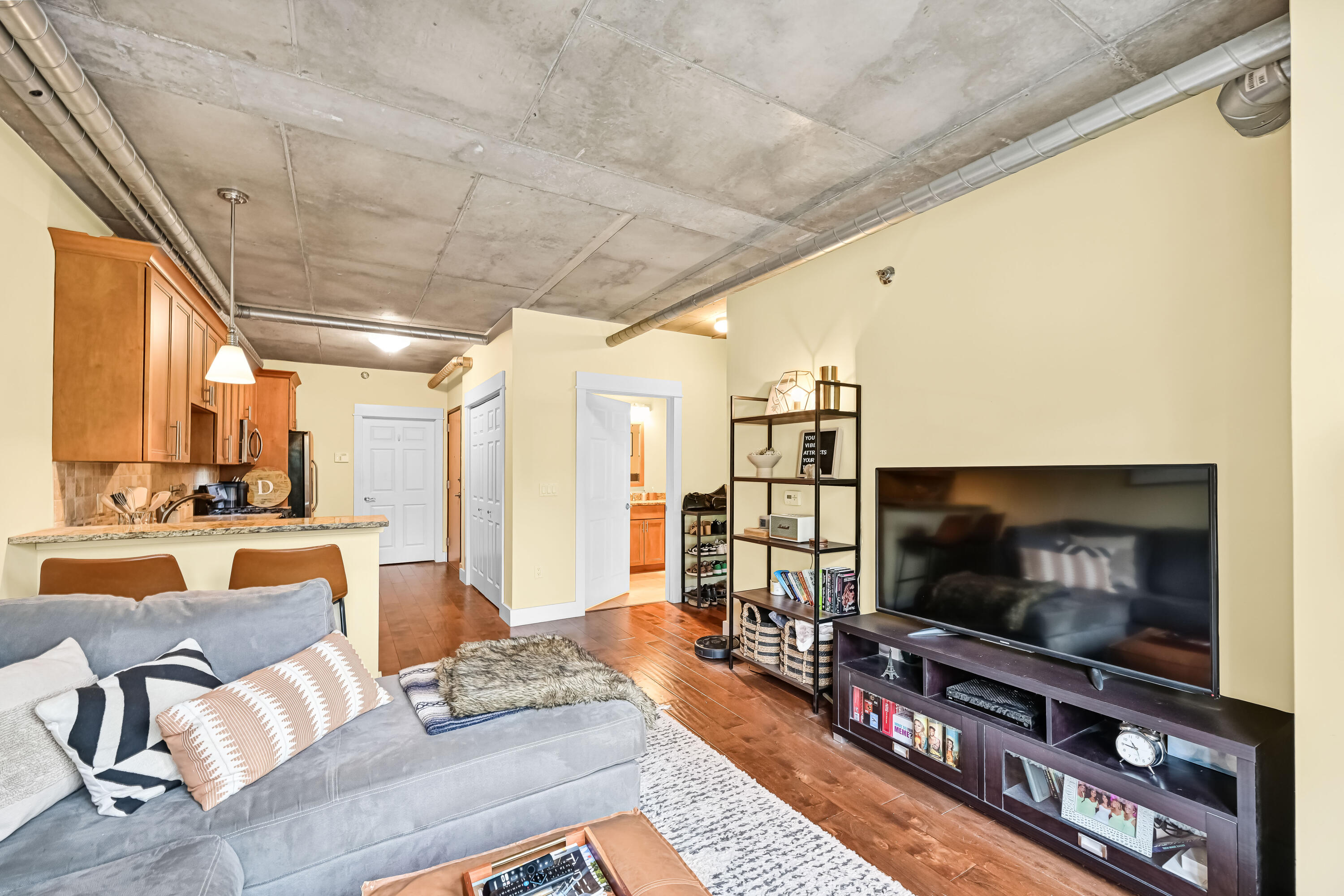 102 N Water St Unit: 213