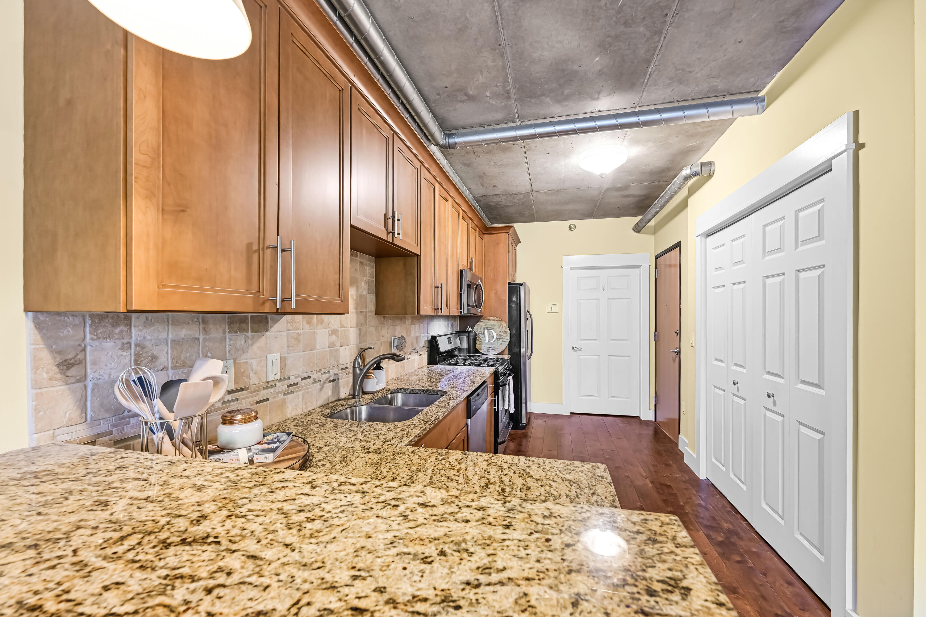 102 N Water St Unit: 213