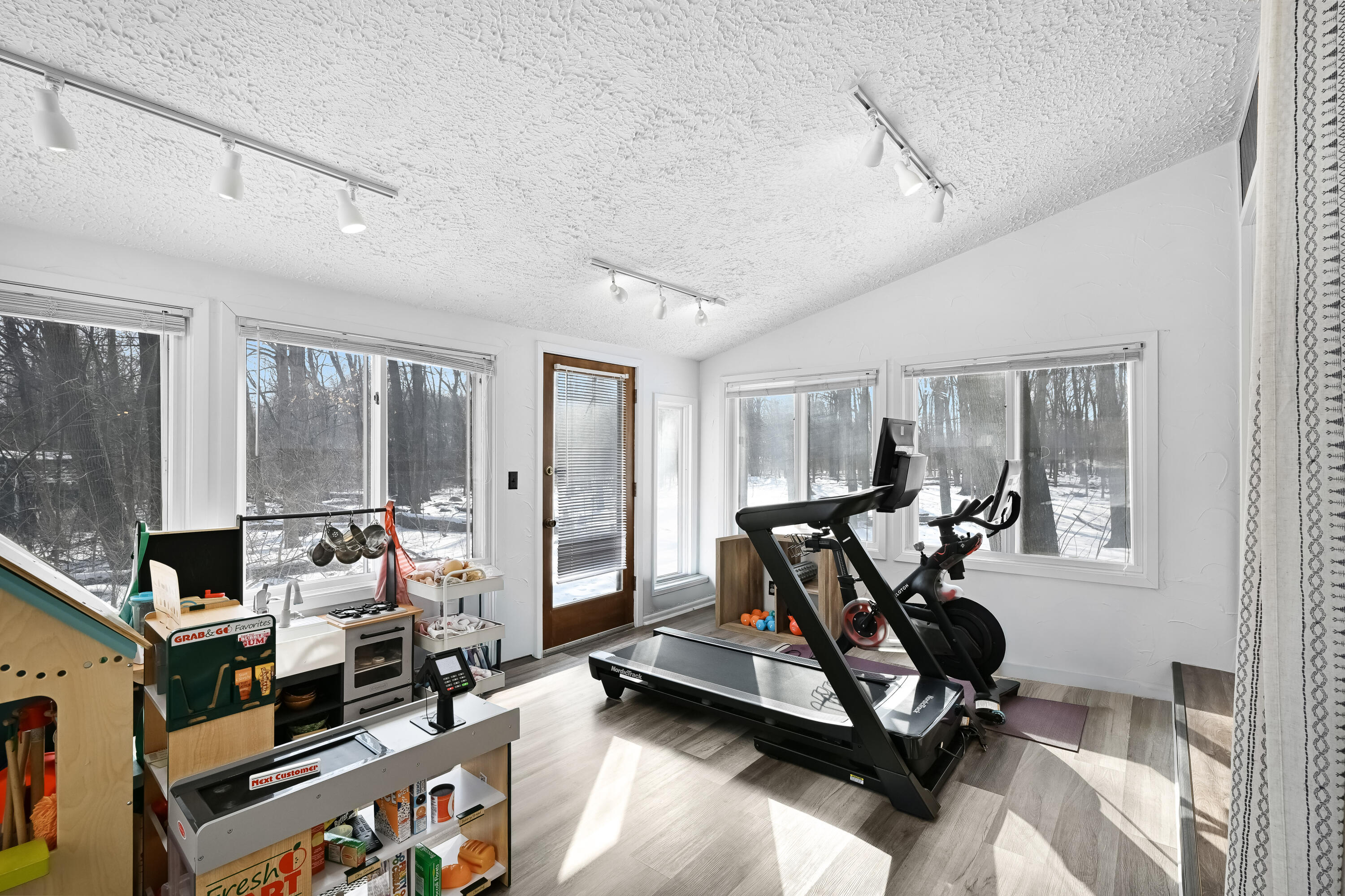 S57W22661 Woodside Ct