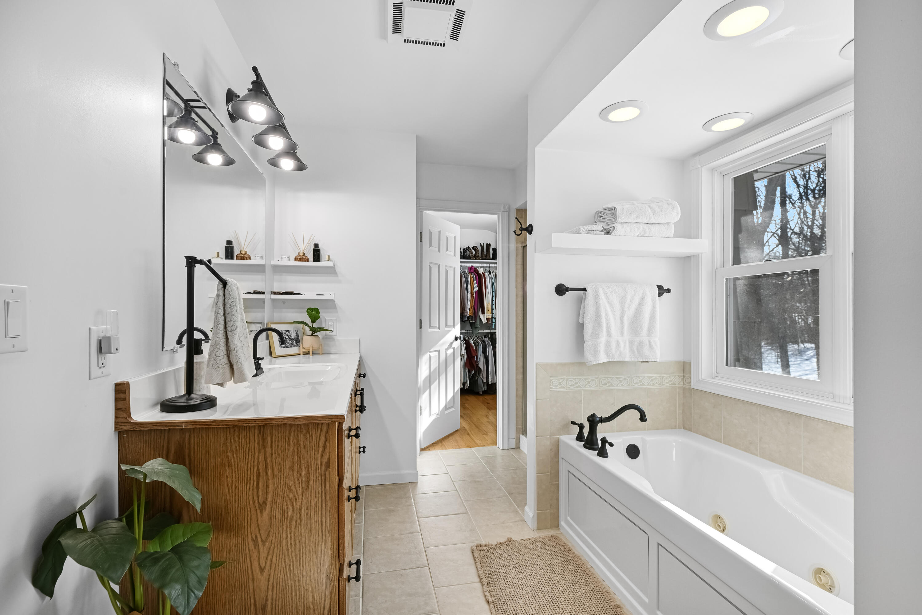 S57W22661 Woodside Ct