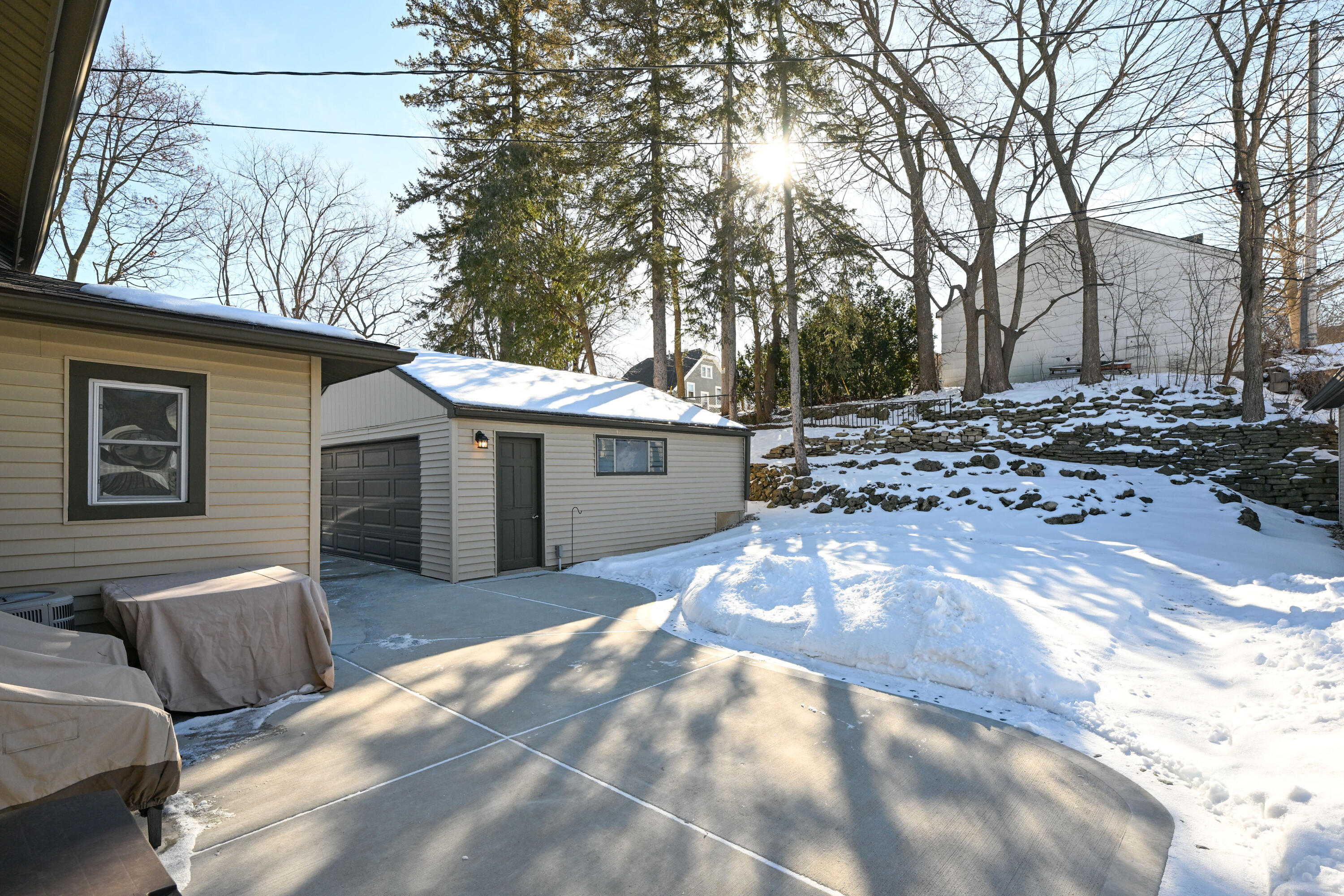 6825 Terrace Ct