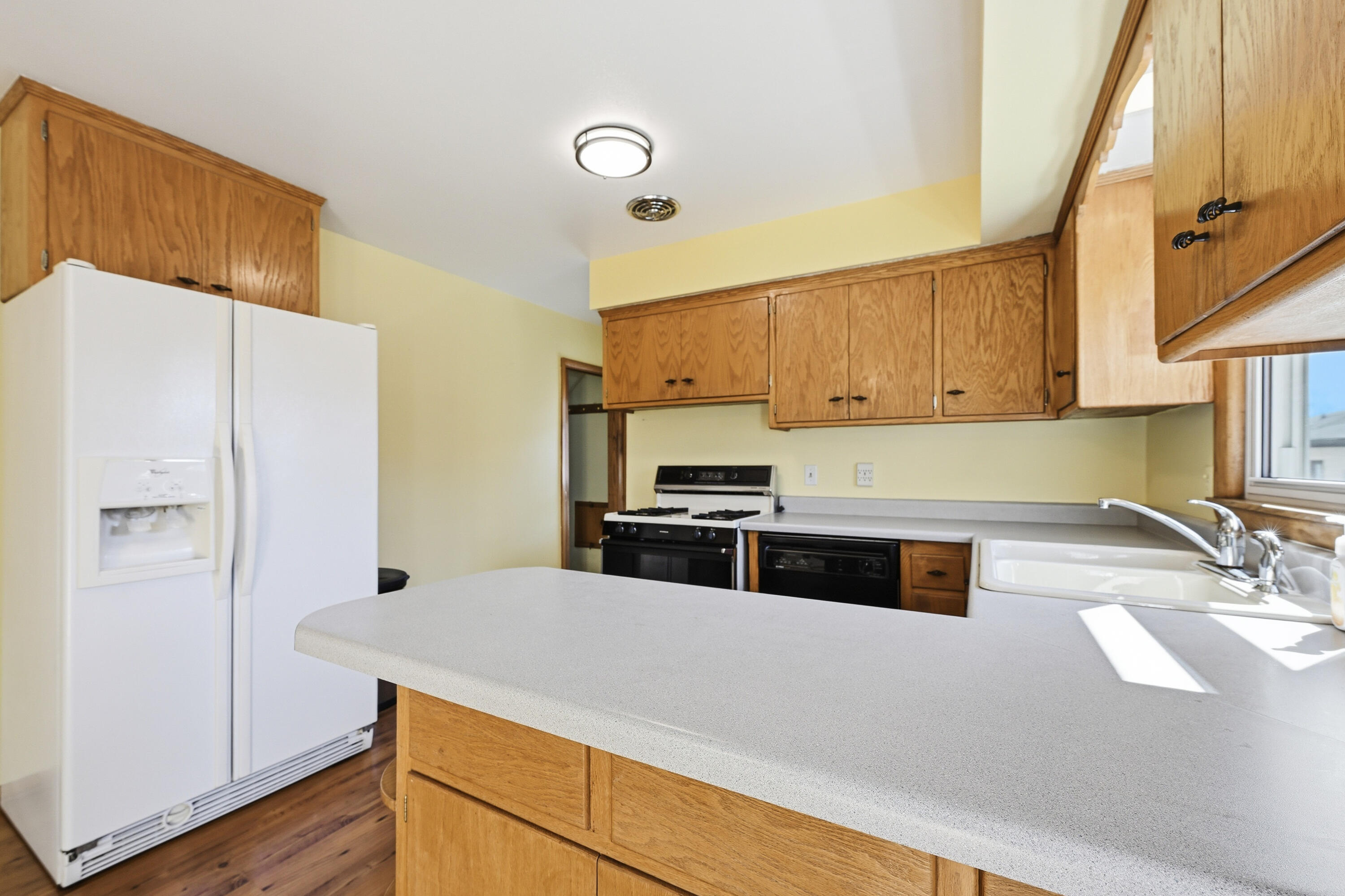 2417 Dombrowski Blvd