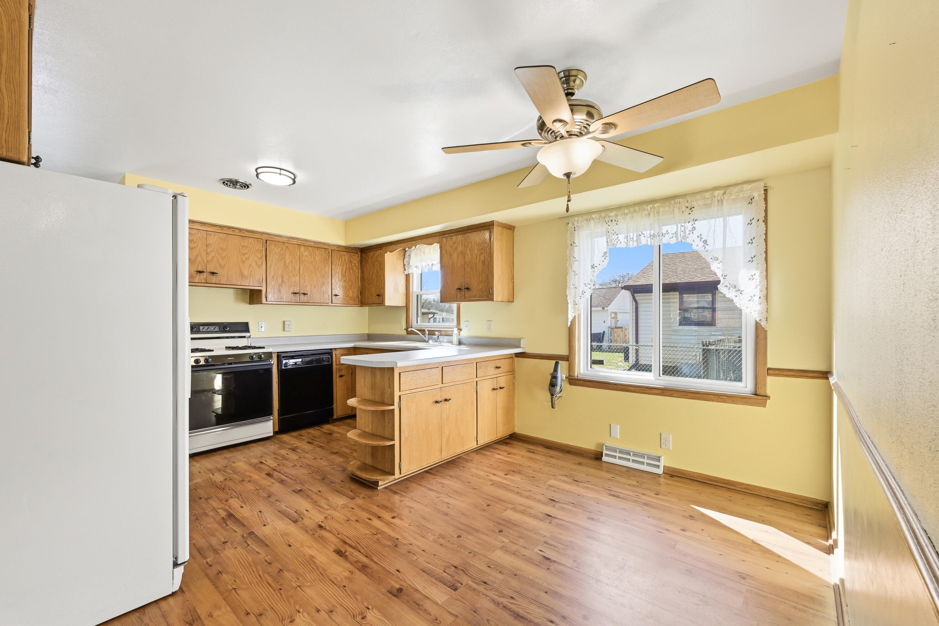 2417 Dombrowski Blvd