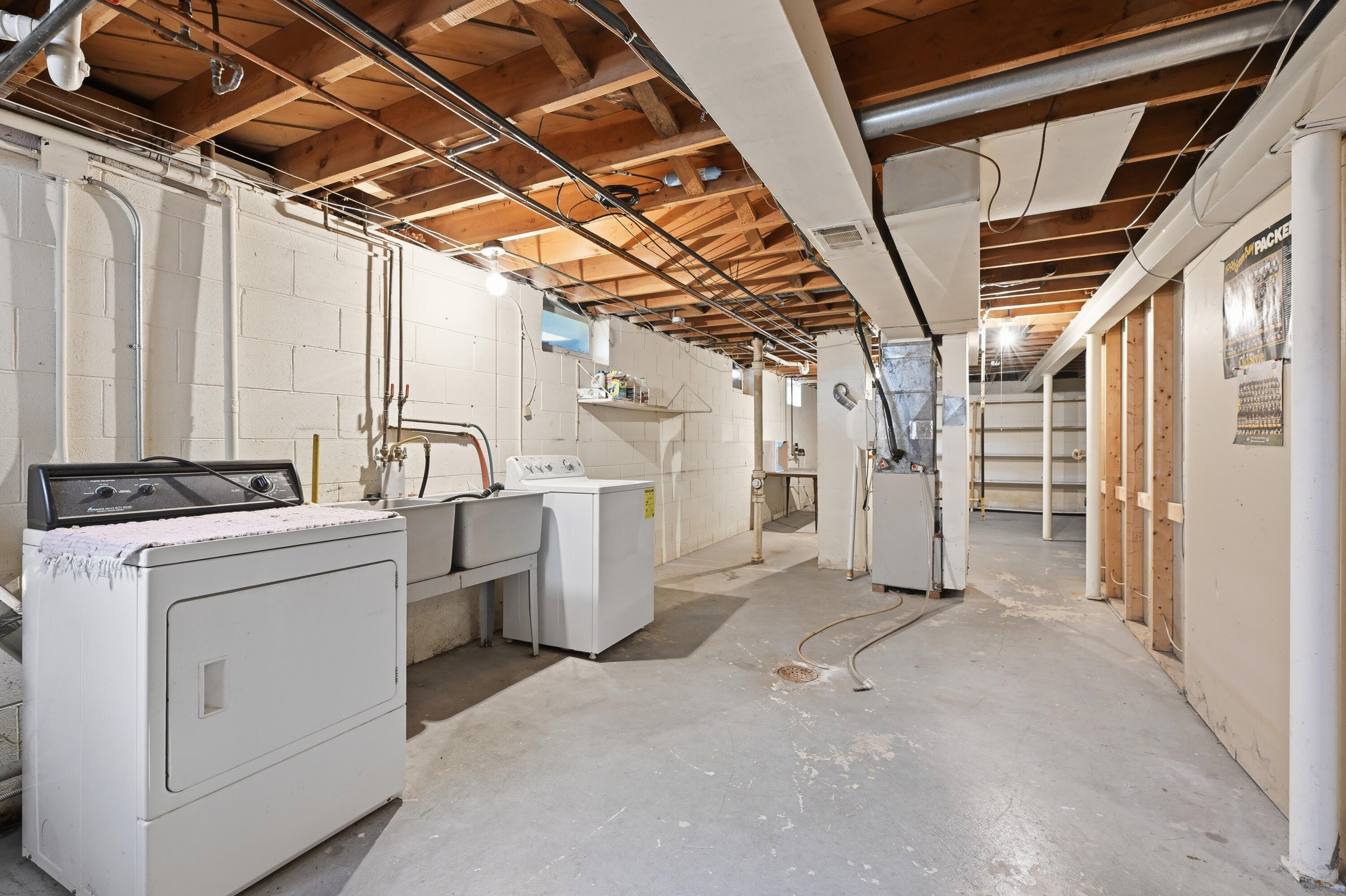 2417 Dombrowski Blvd