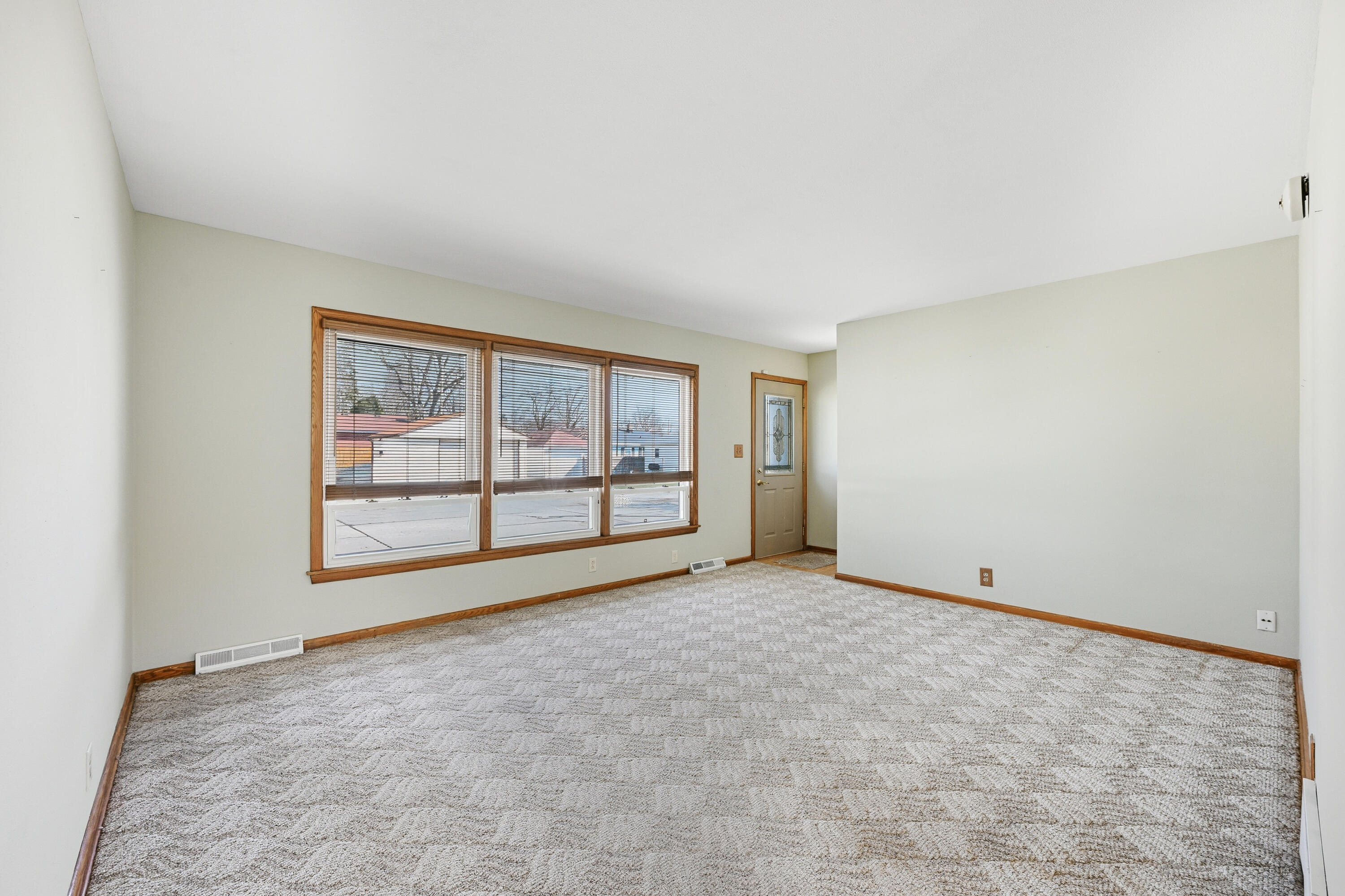 2417 Dombrowski Blvd