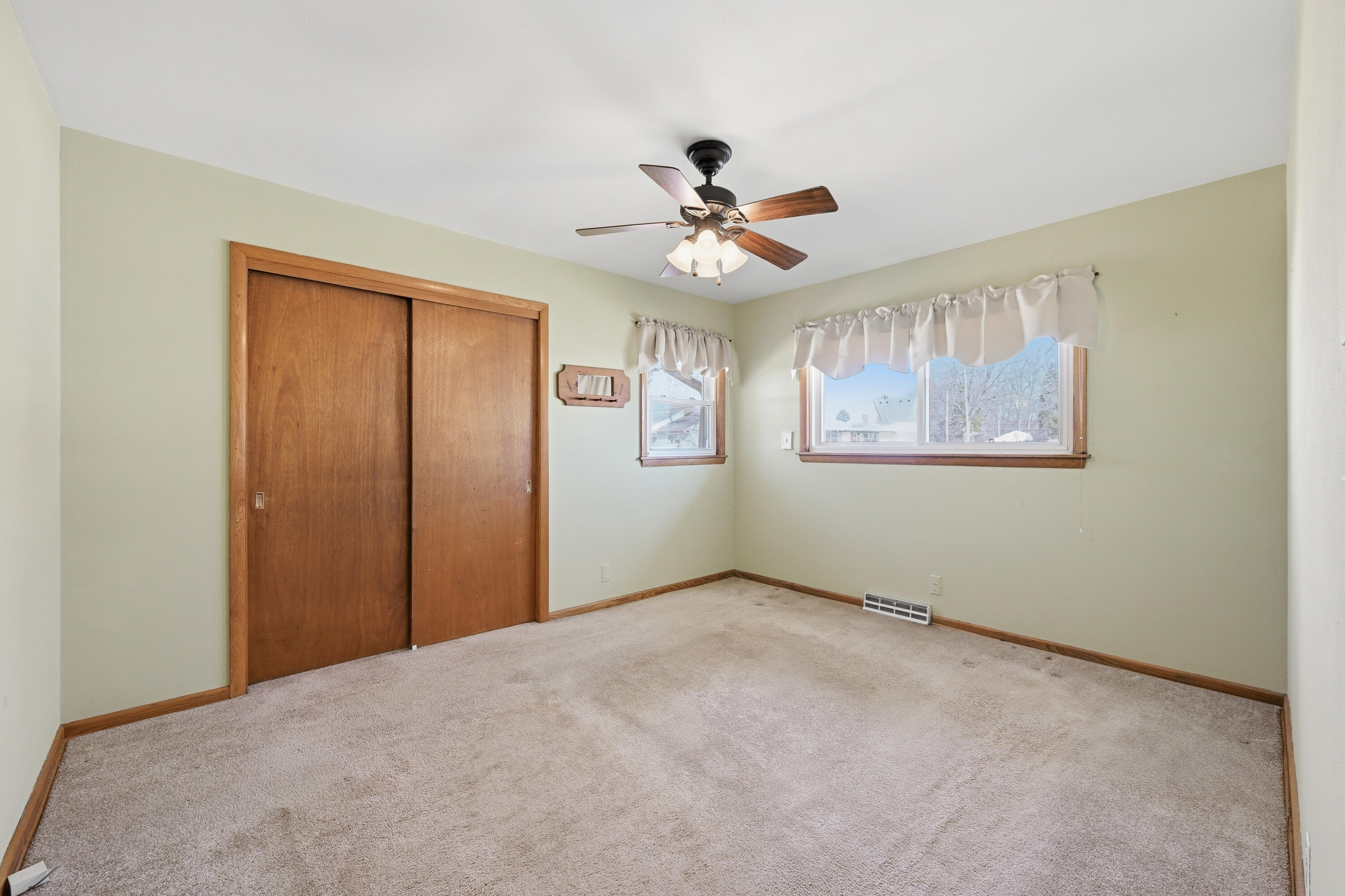 2417 Dombrowski Blvd