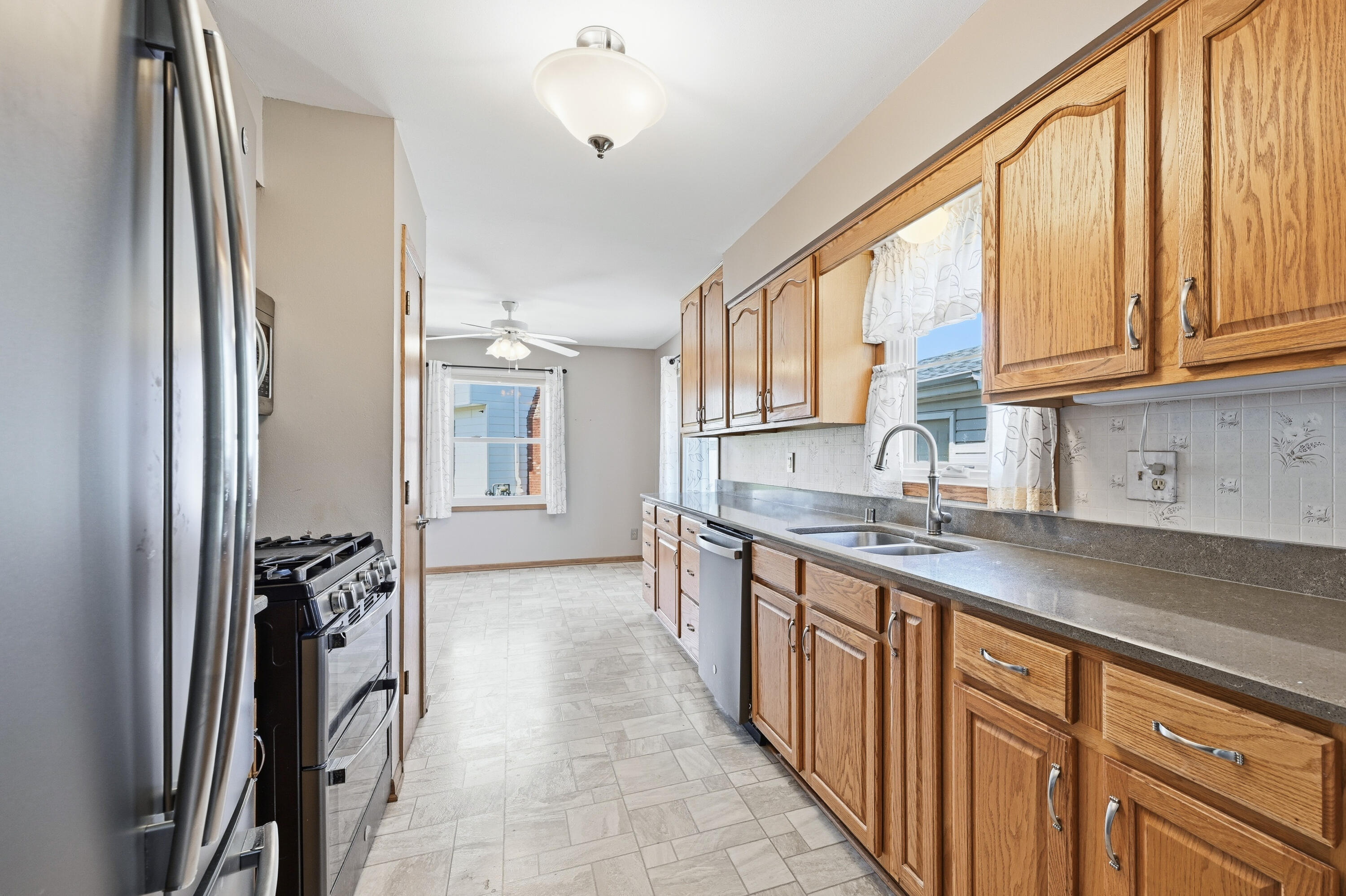 1616 Clark Ct