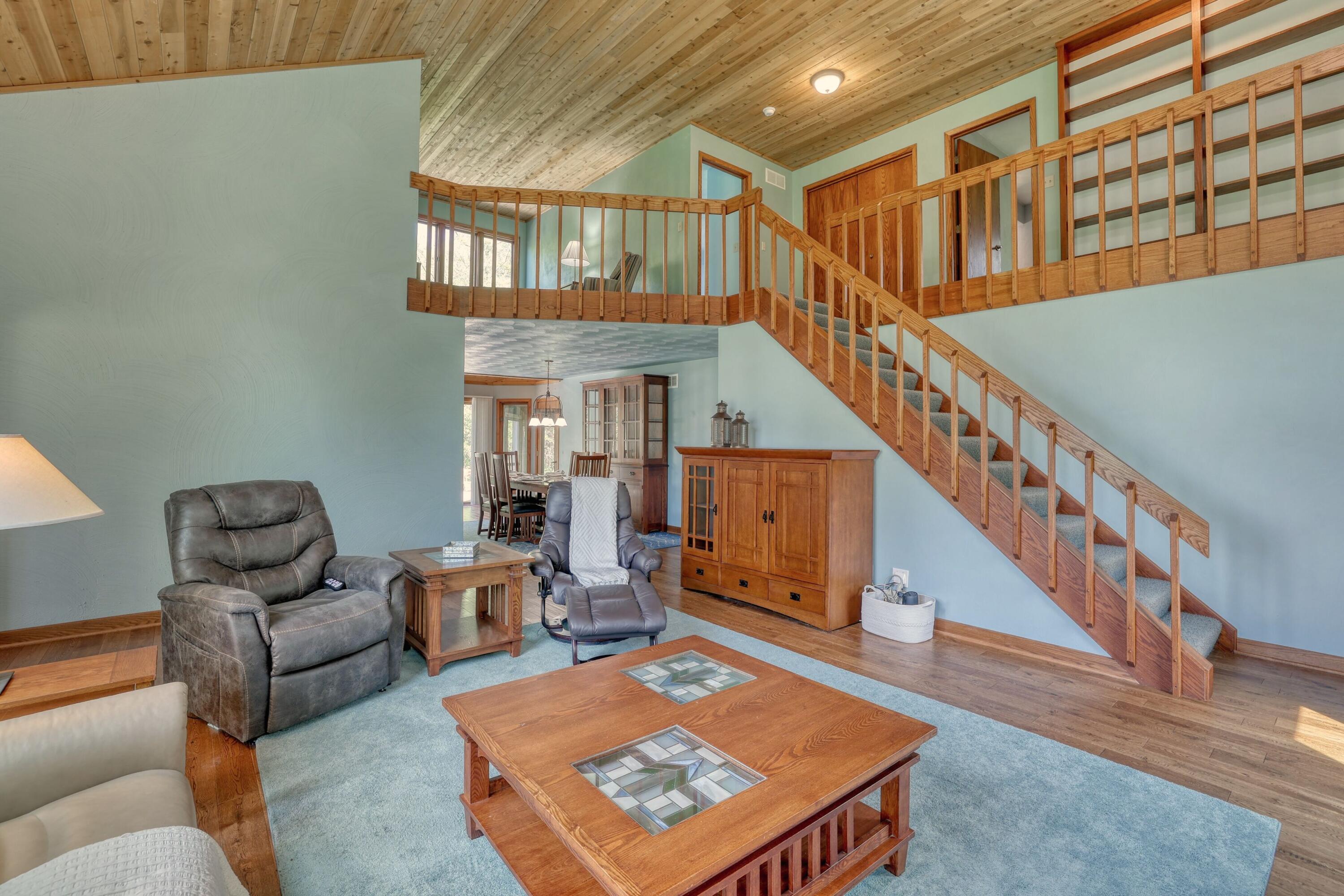 N2W31920 Twin Oaks Dr