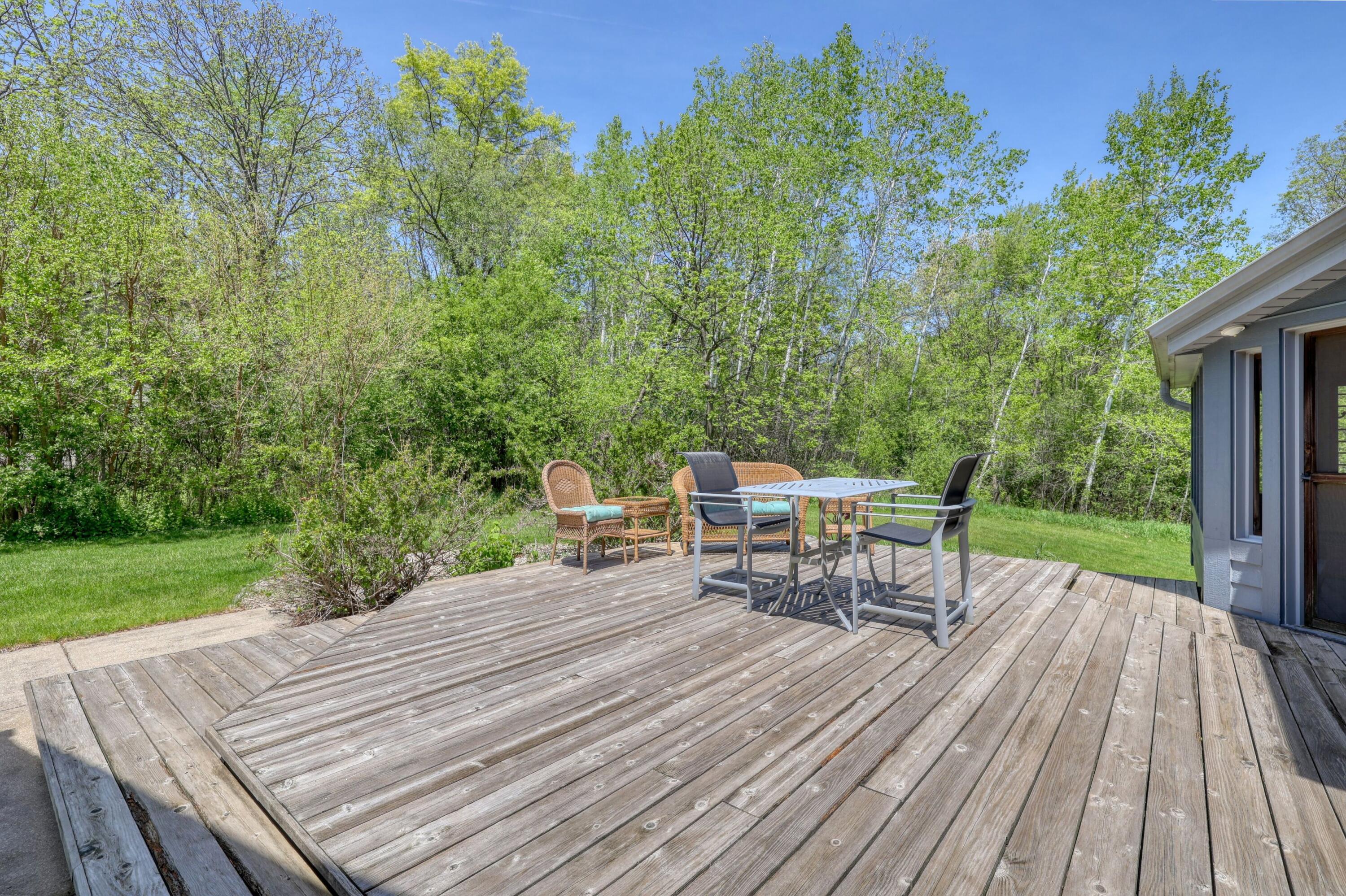N2W31920 Twin Oaks Dr