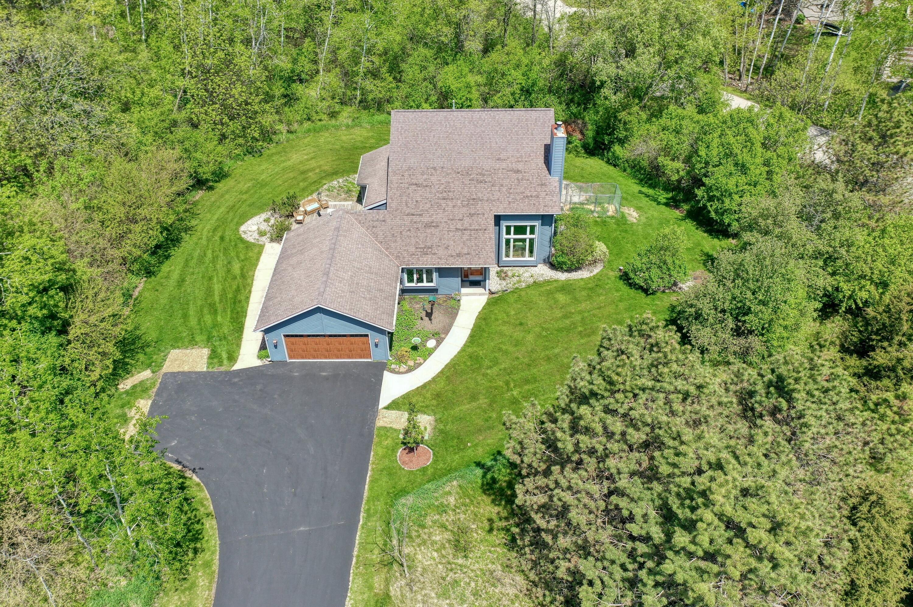 N2W31920 Twin Oaks Dr