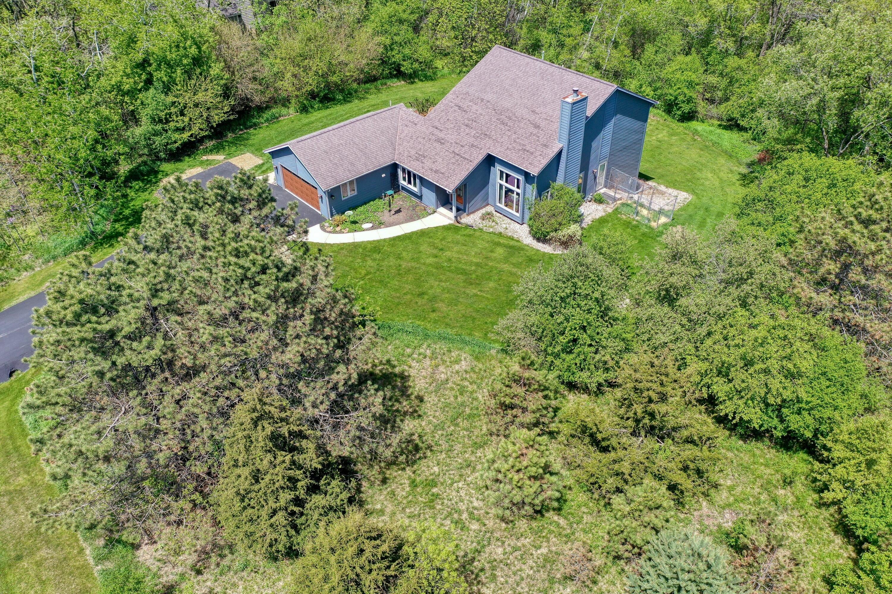 N2W31920 Twin Oaks Dr