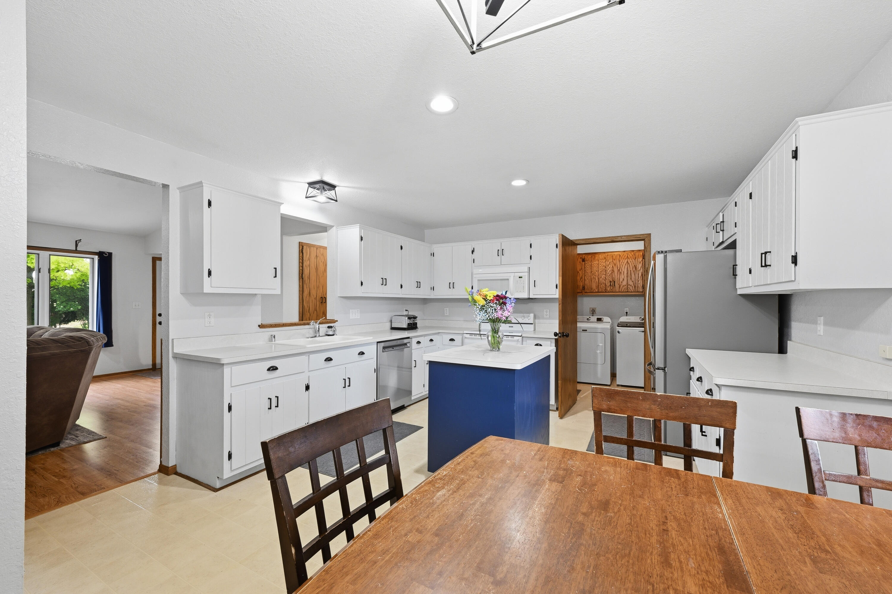 925 E Fitzsimmons Rd