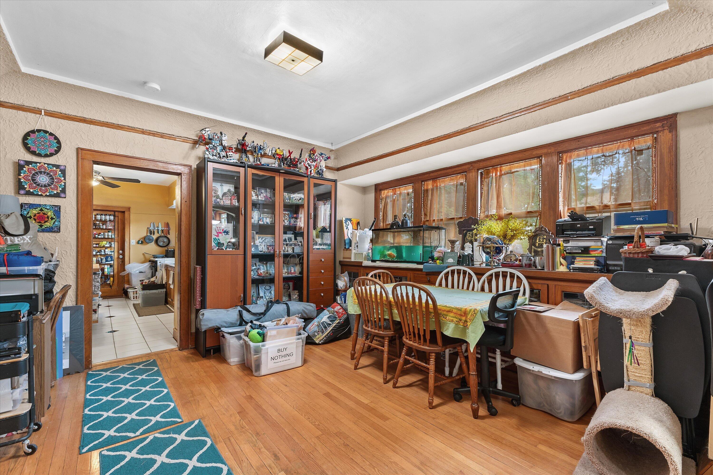226 E Smith St, 228