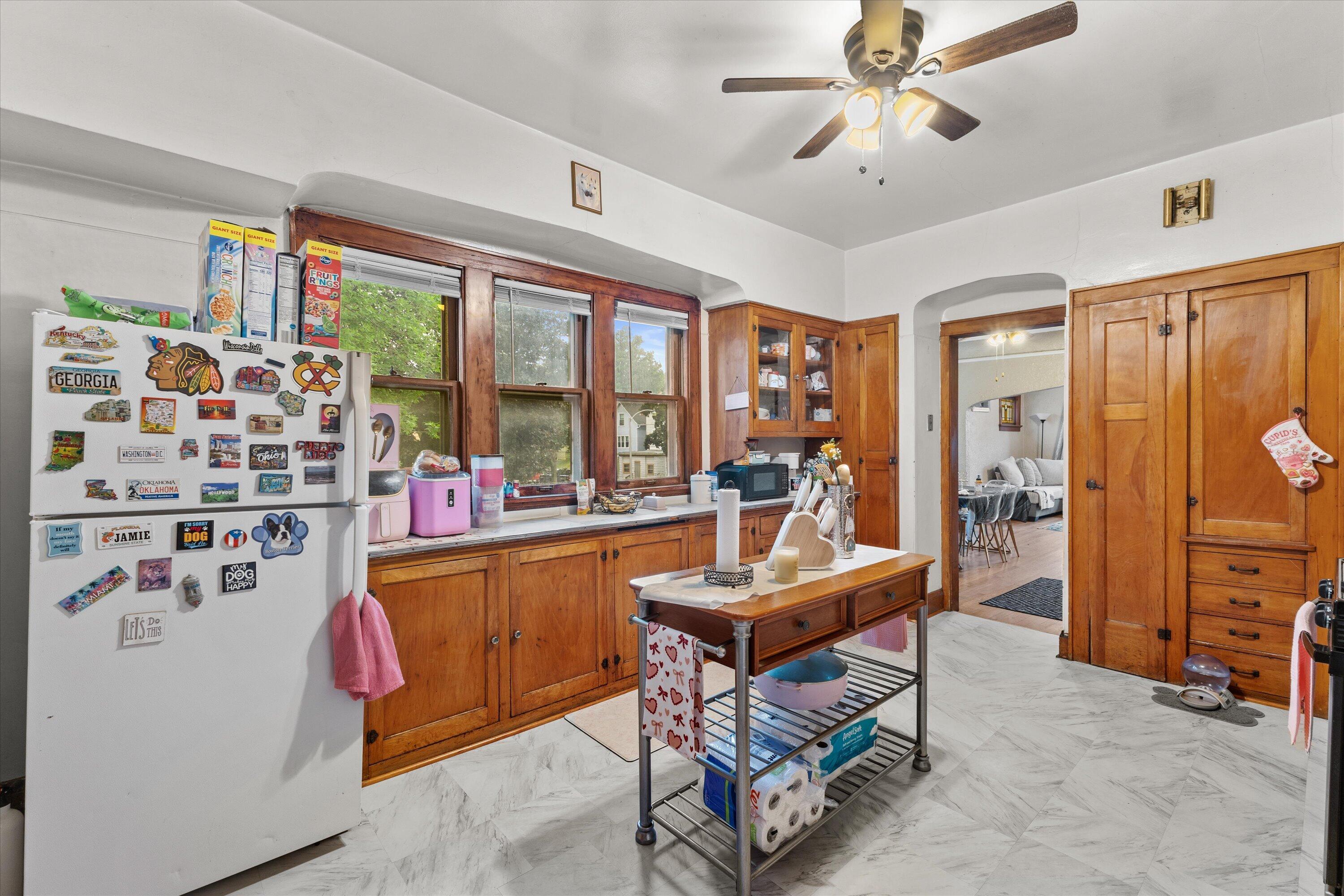 226 E Smith St, 228