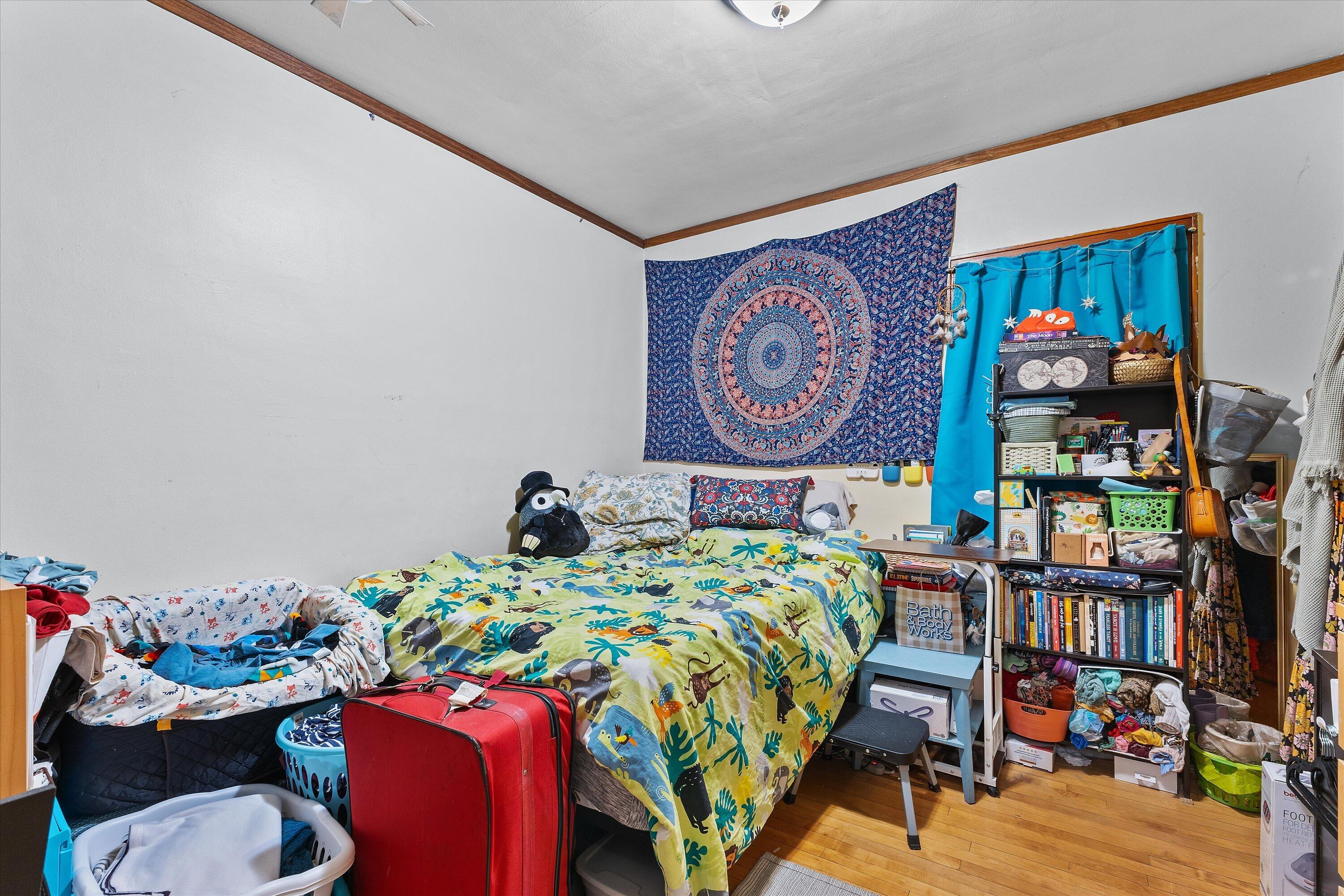 226 E Smith St, 228