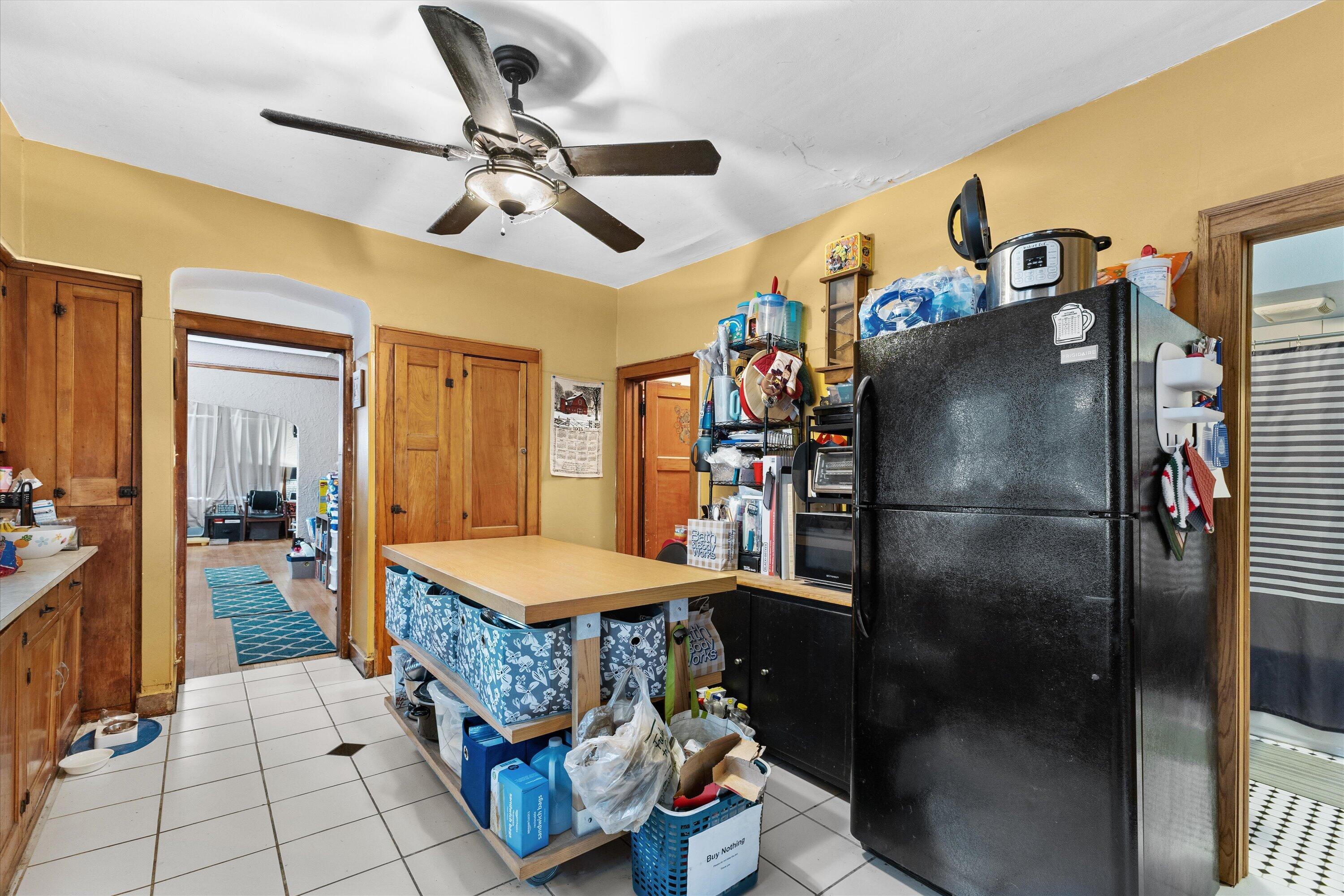 226 E Smith St, 228