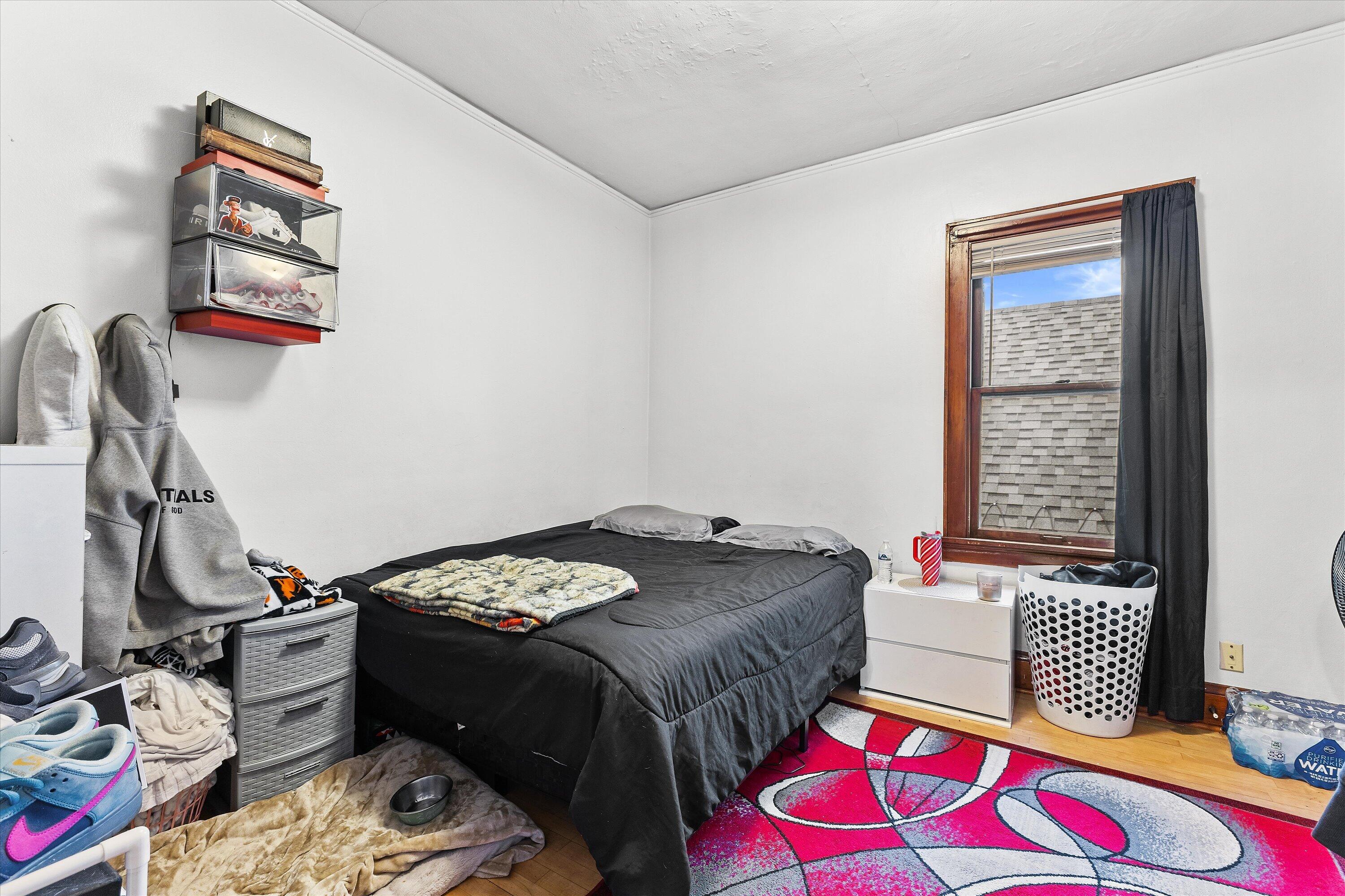 226 E Smith St, 228