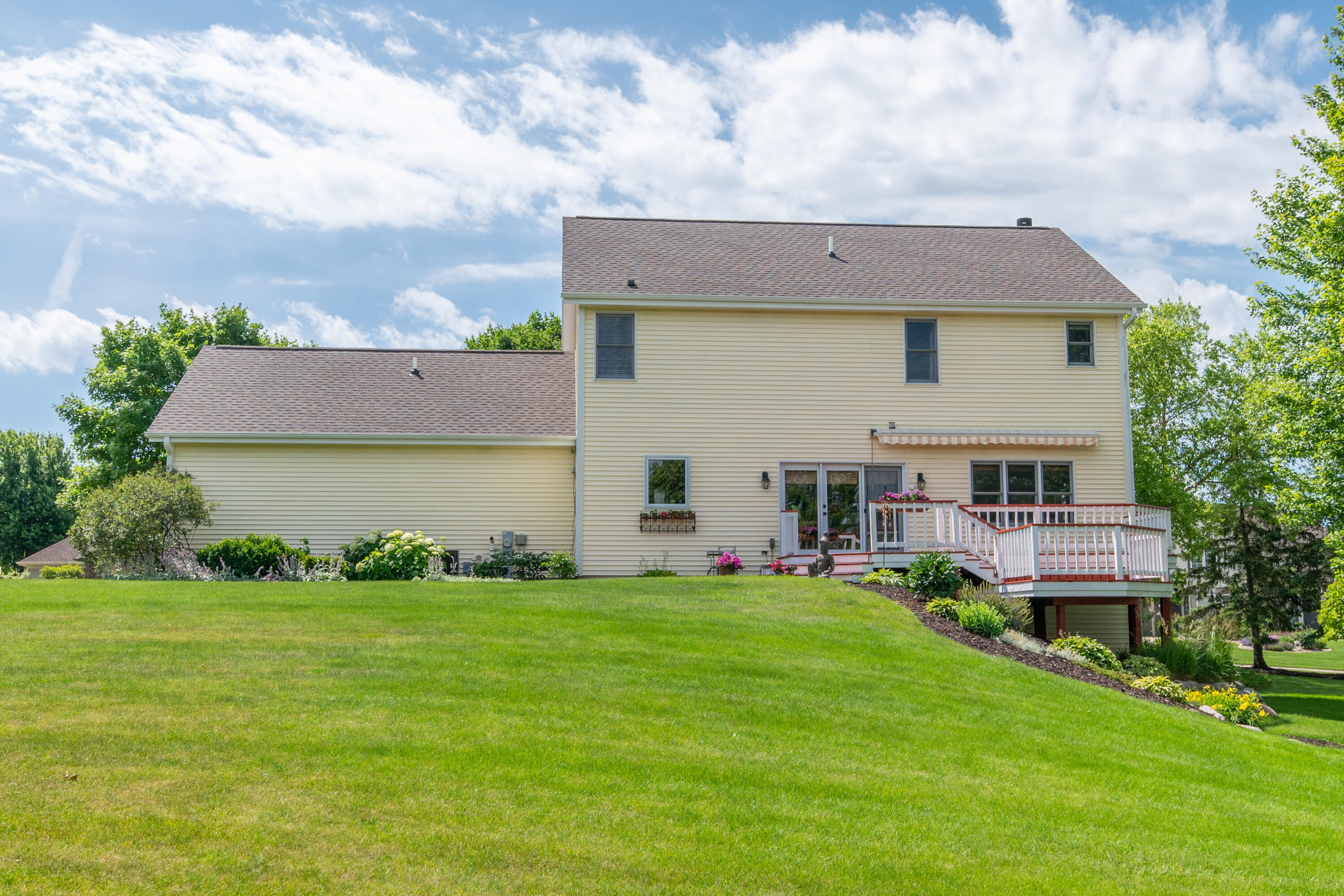 N65W13488 Lilly Creek Dr