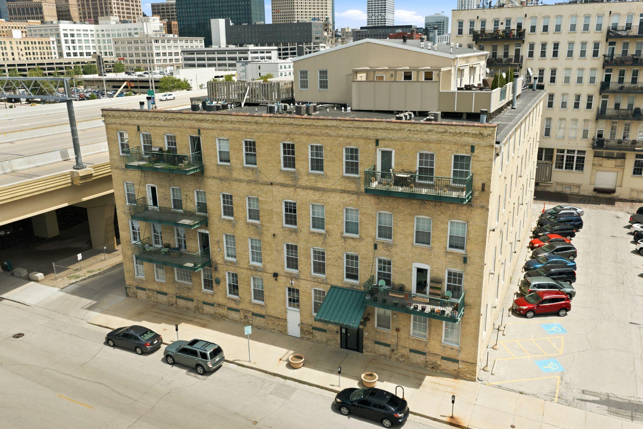 418 N 3rd St, 440