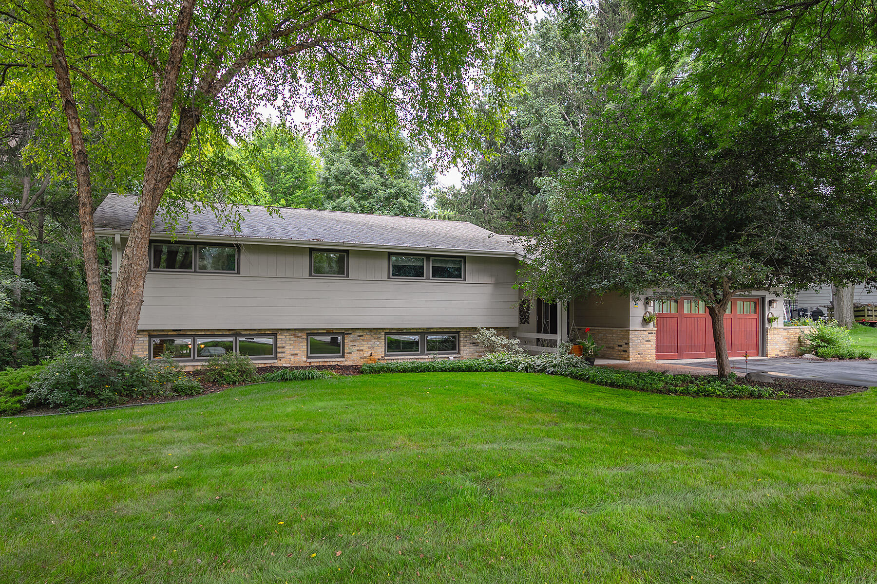 1860 Churchview Dr
