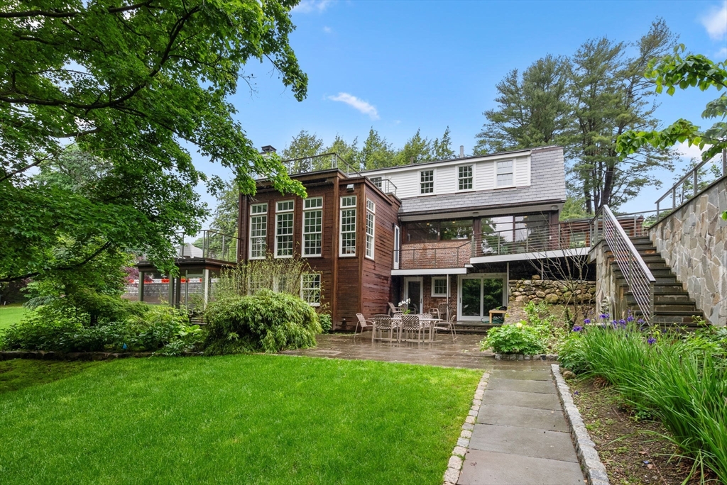 244 Heath St
